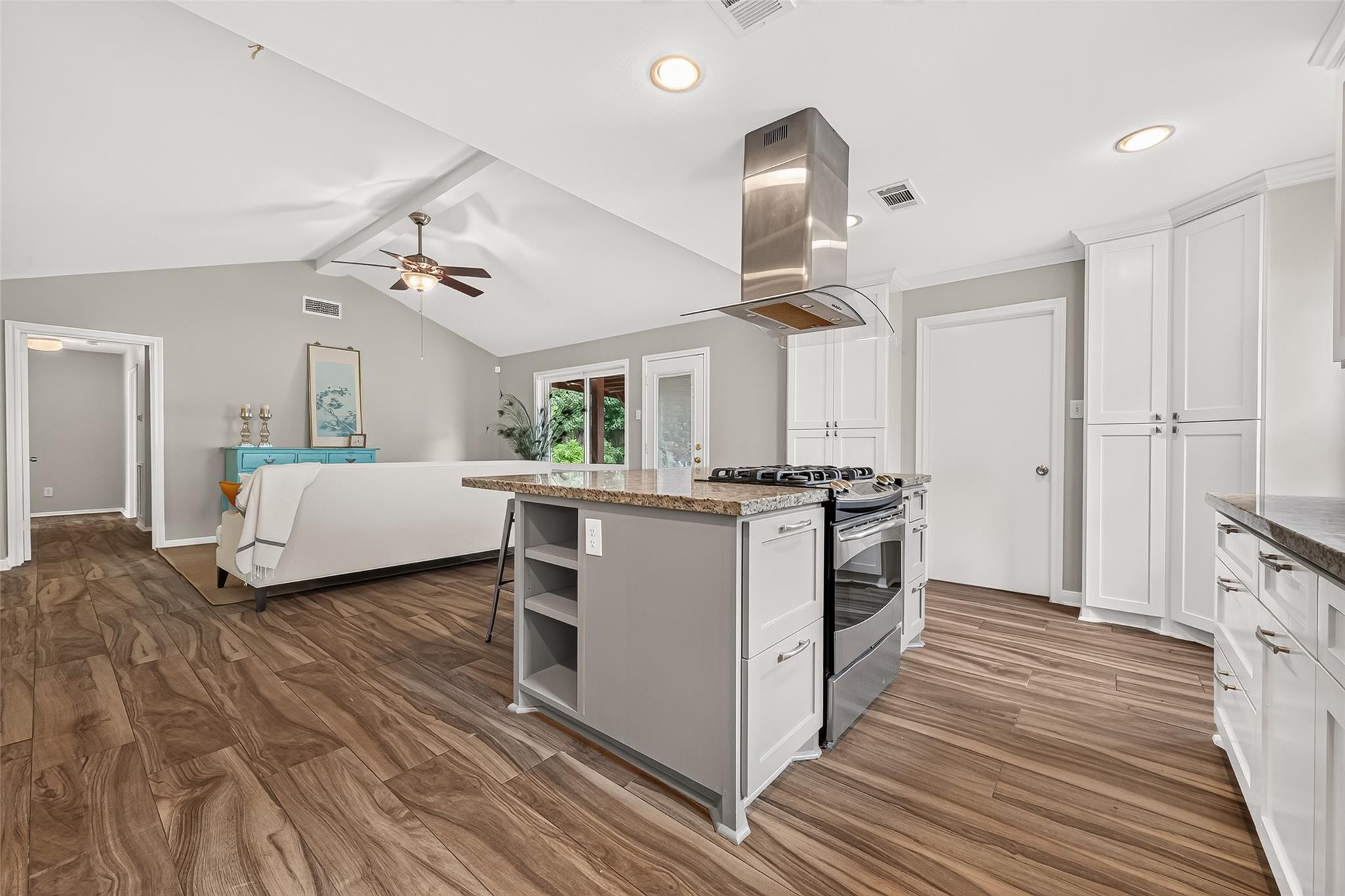 6011 Benning Drive Property Photo 12