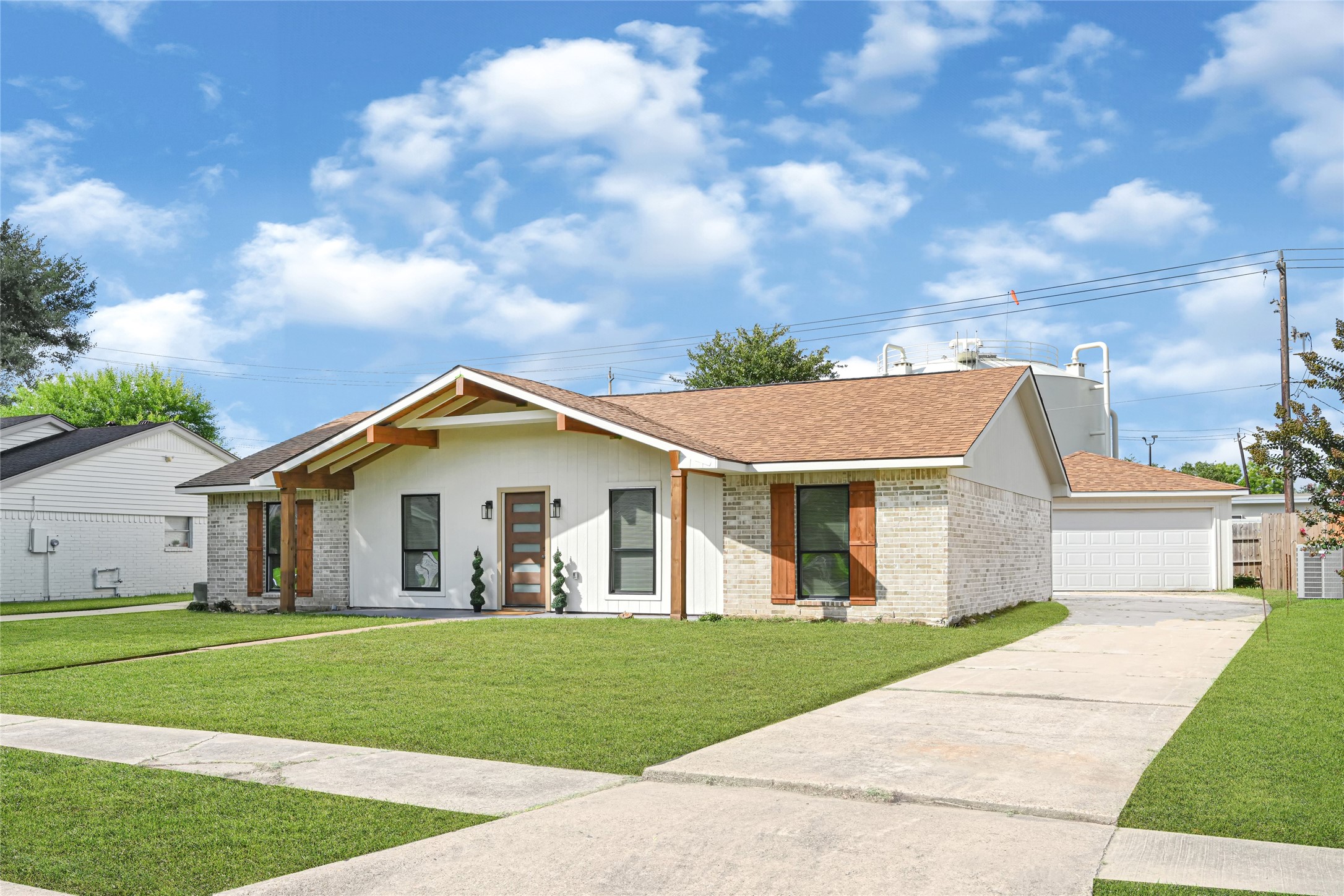 11102 Sagecanyon Drive Property Photo 3