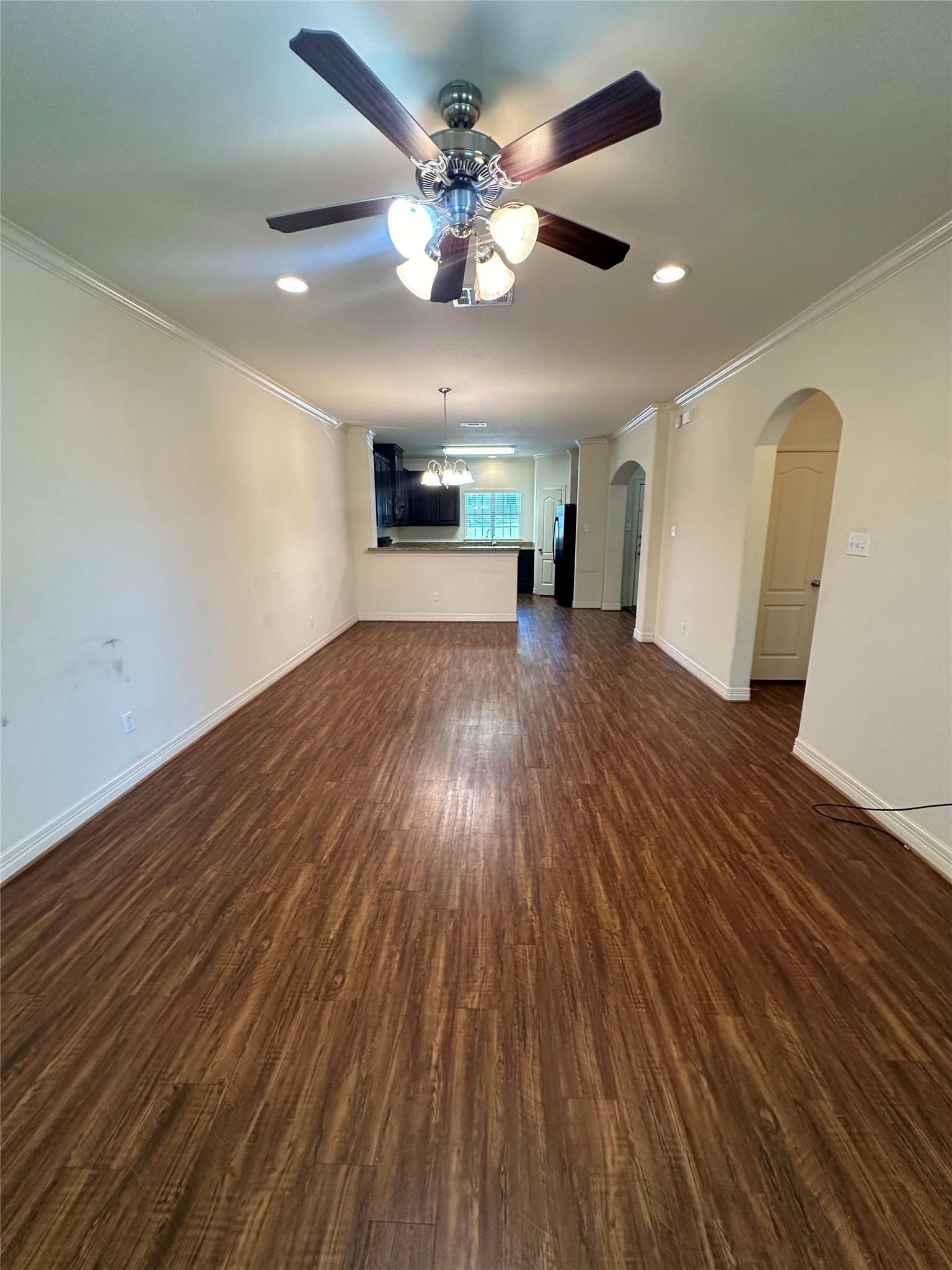 210 S Tesch Property Photo 5