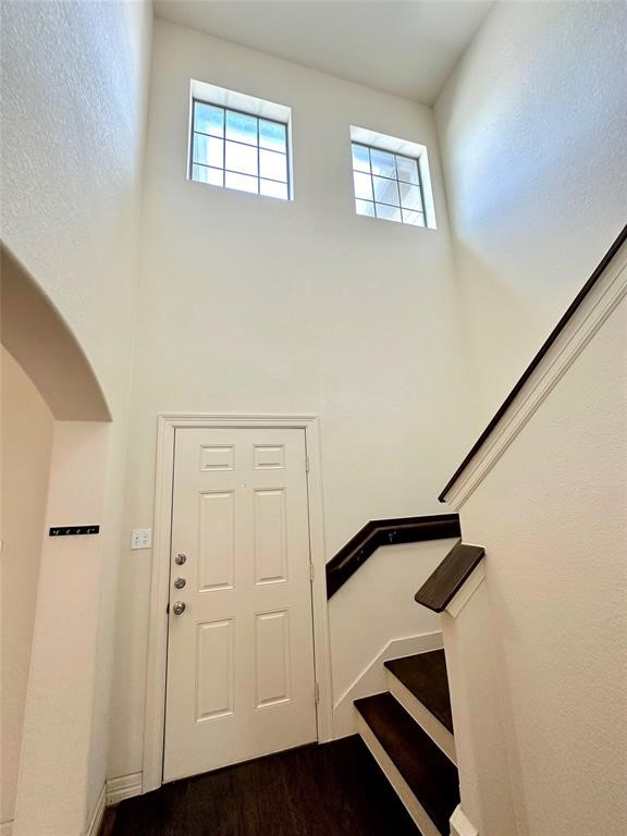 210 S Tesch Property Photo 10