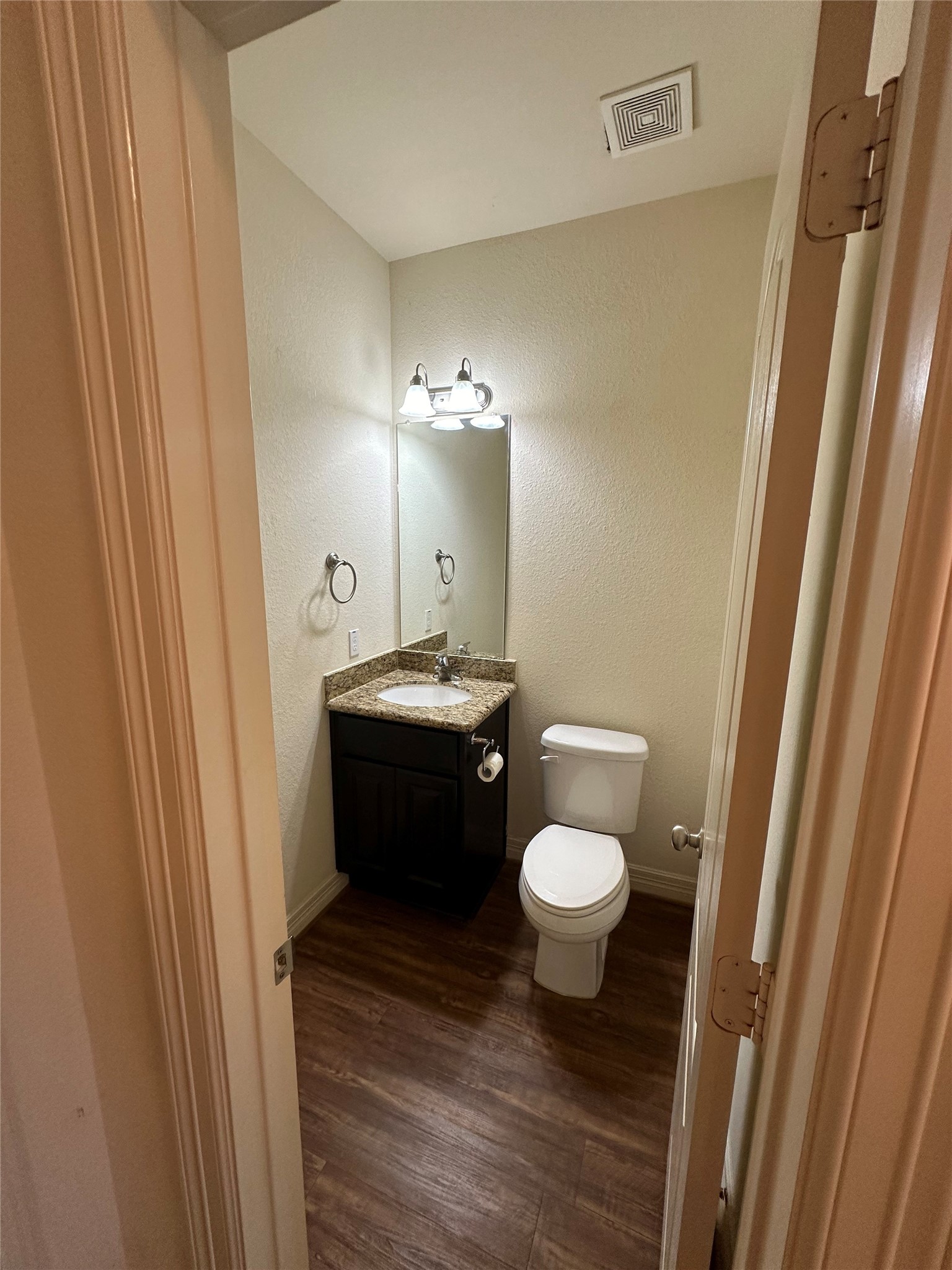 210 S Tesch Property Photo 11