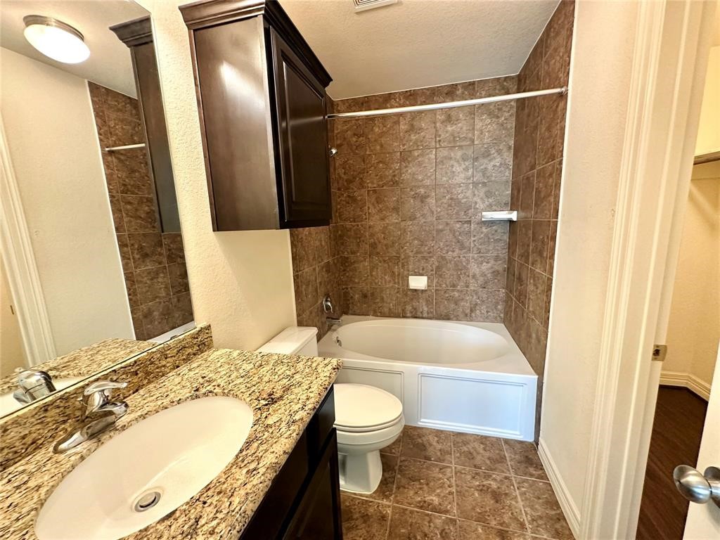 210 S Tesch Property Photo 12