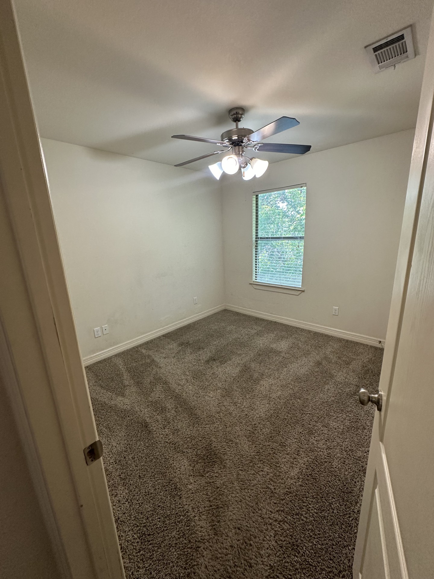 210 S Tesch Property Photo 13