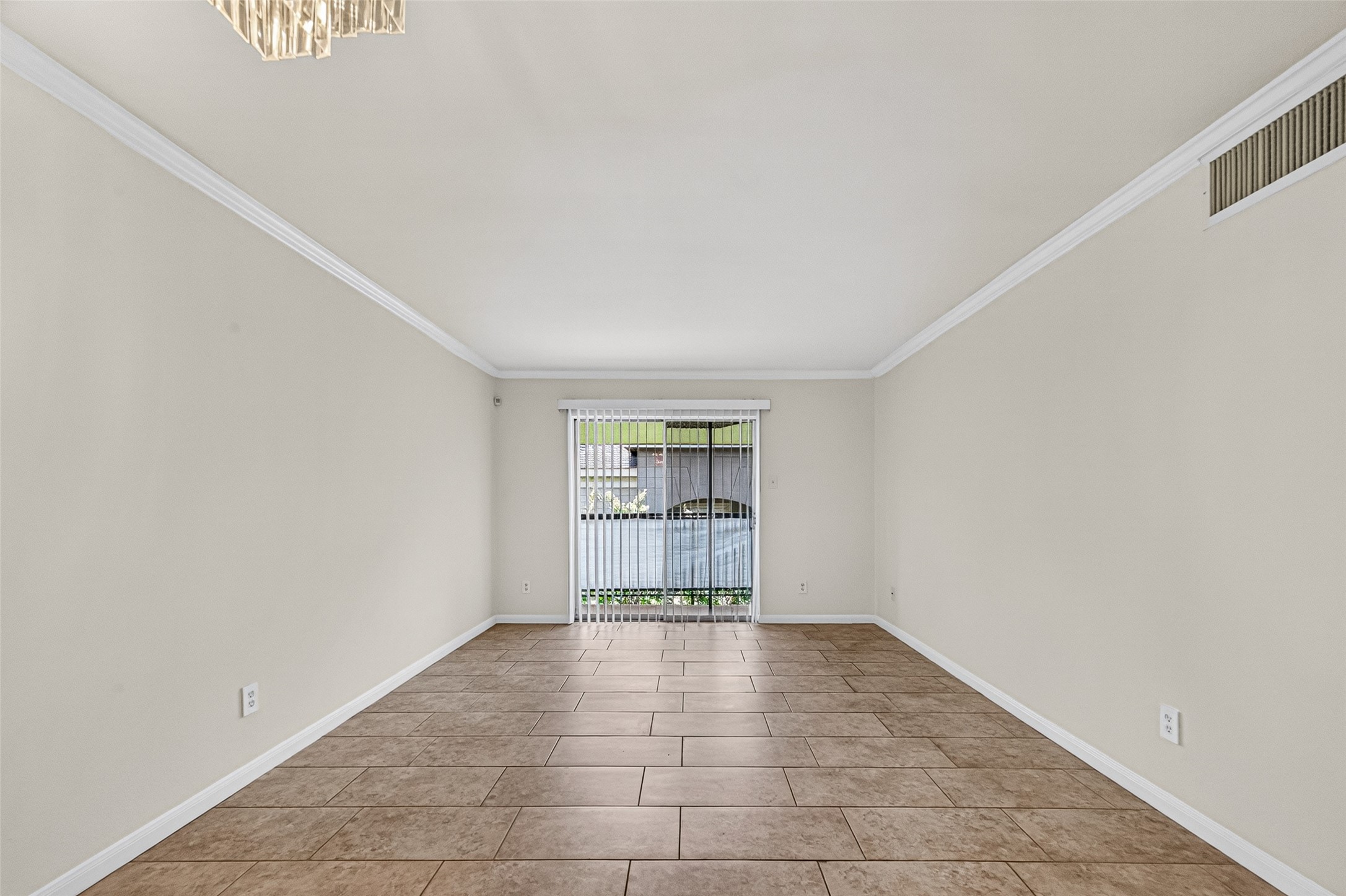 3131 Cummins Street 2 Property Photo 13