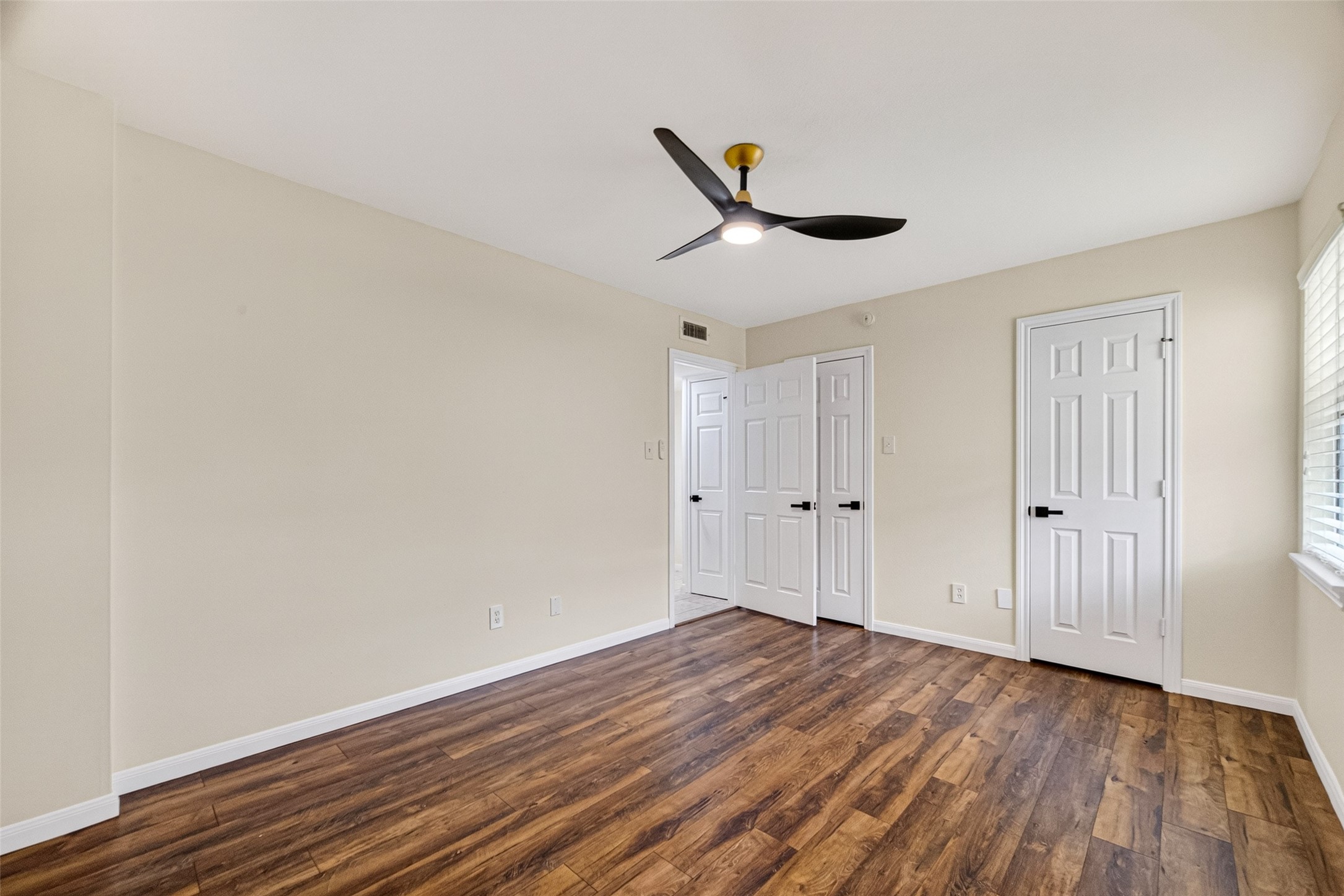 3131 Cummins Street 2 Property Photo 17