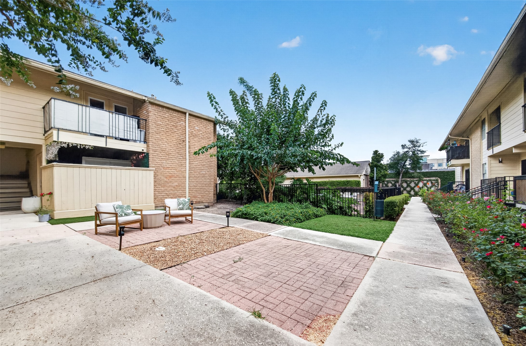 3131 Cummins Street 2 Property Photo 24