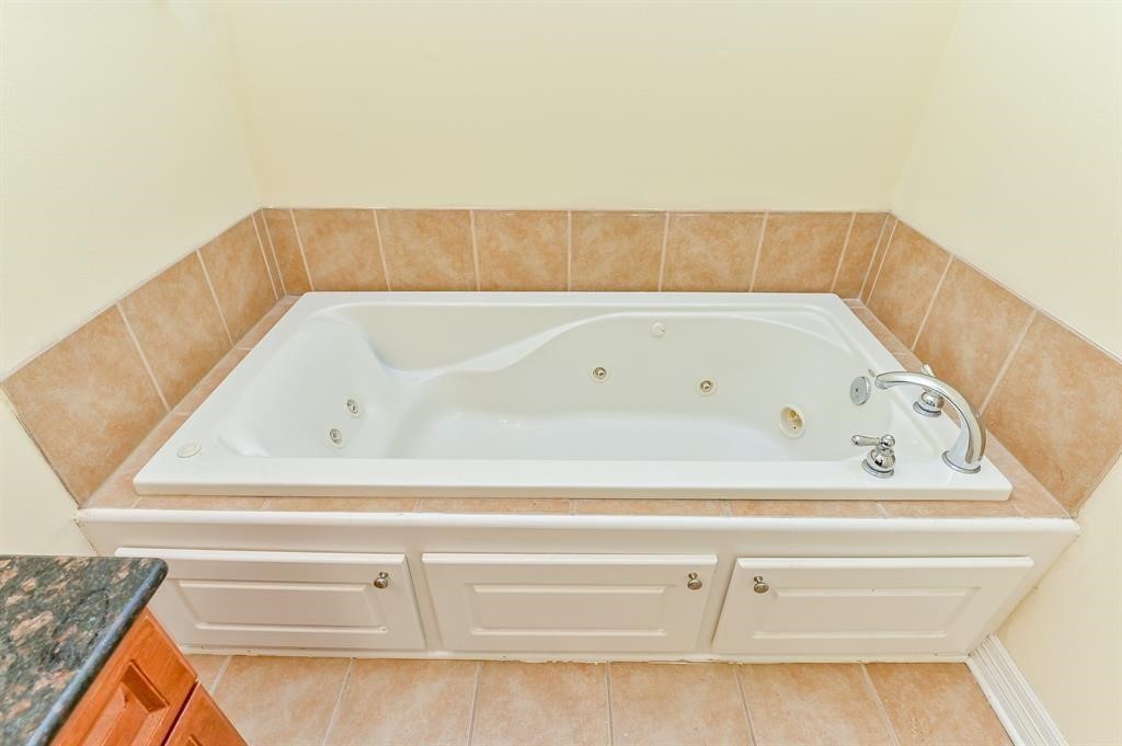 802 Garden Trace Lane Property Photo 14