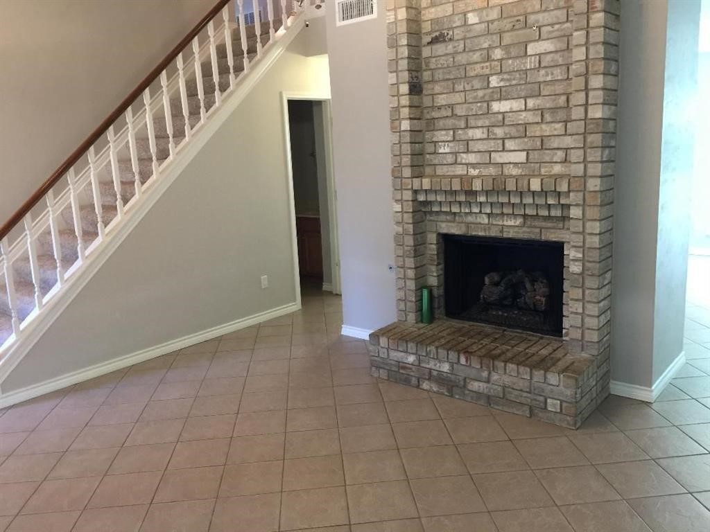2530 Windswept Drive Property Photo 3