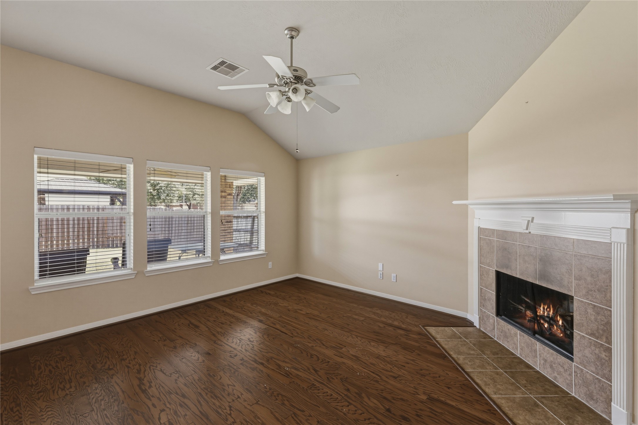 10906 Angel Lake Drive Property Photo 10