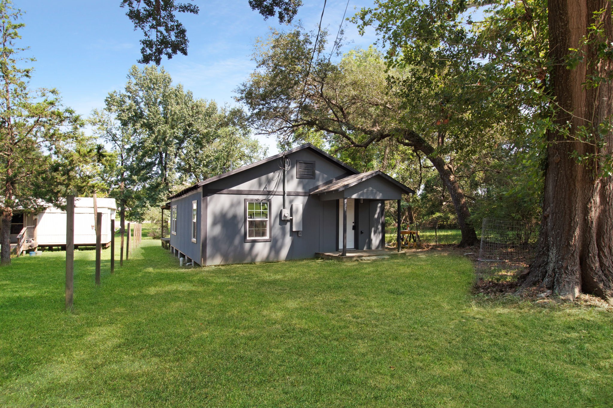 231 Page Avenue Property Photo 2