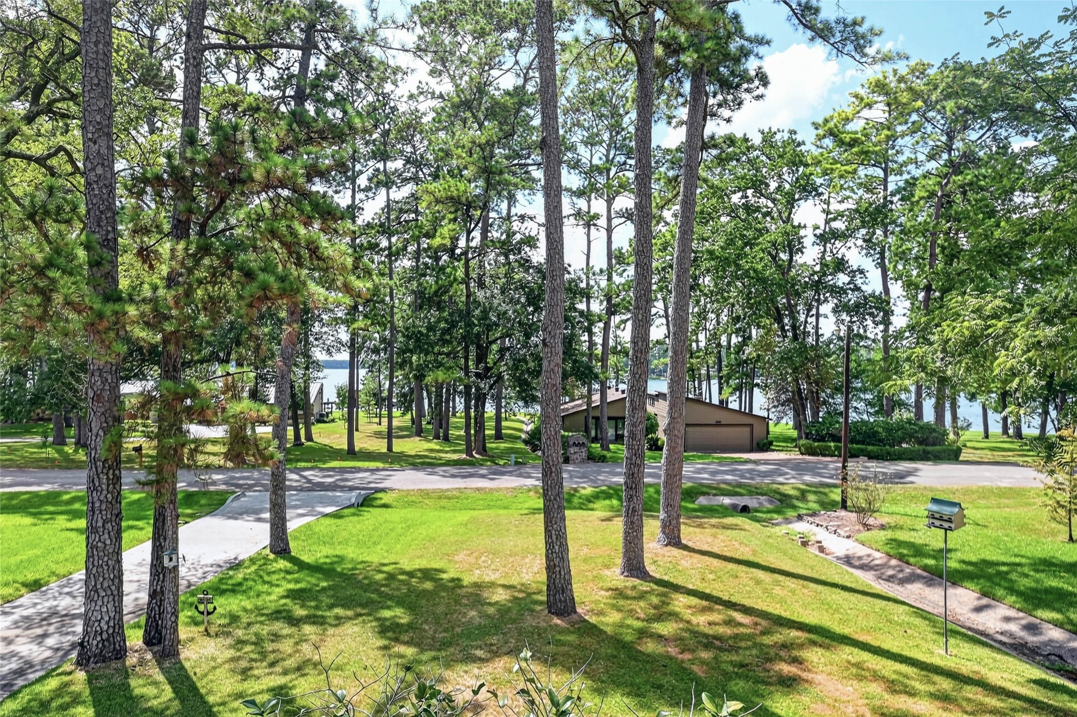 15696 Lakeway Drive Property Photo 46