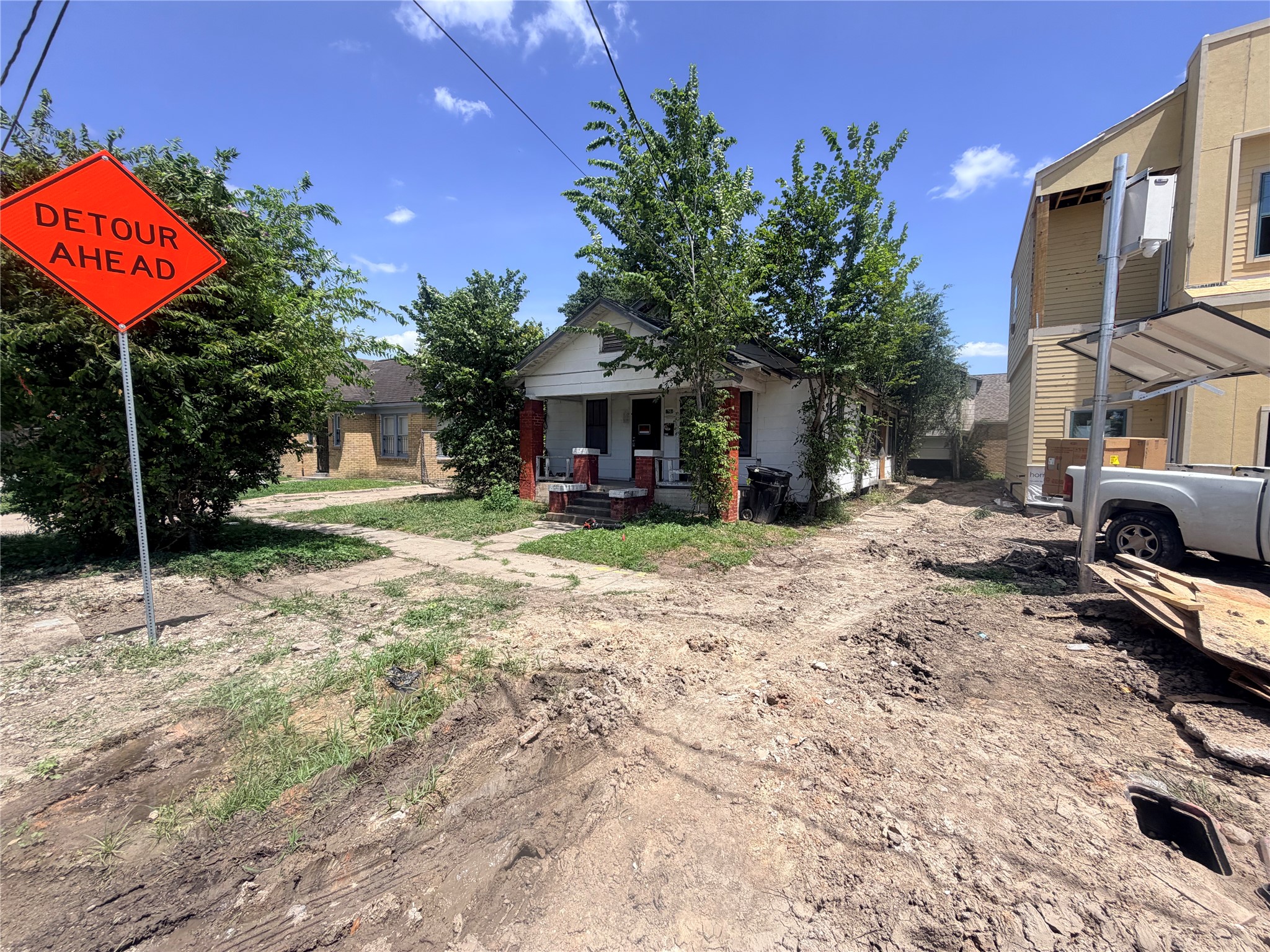 3415 Live Oak St Property Photo 1