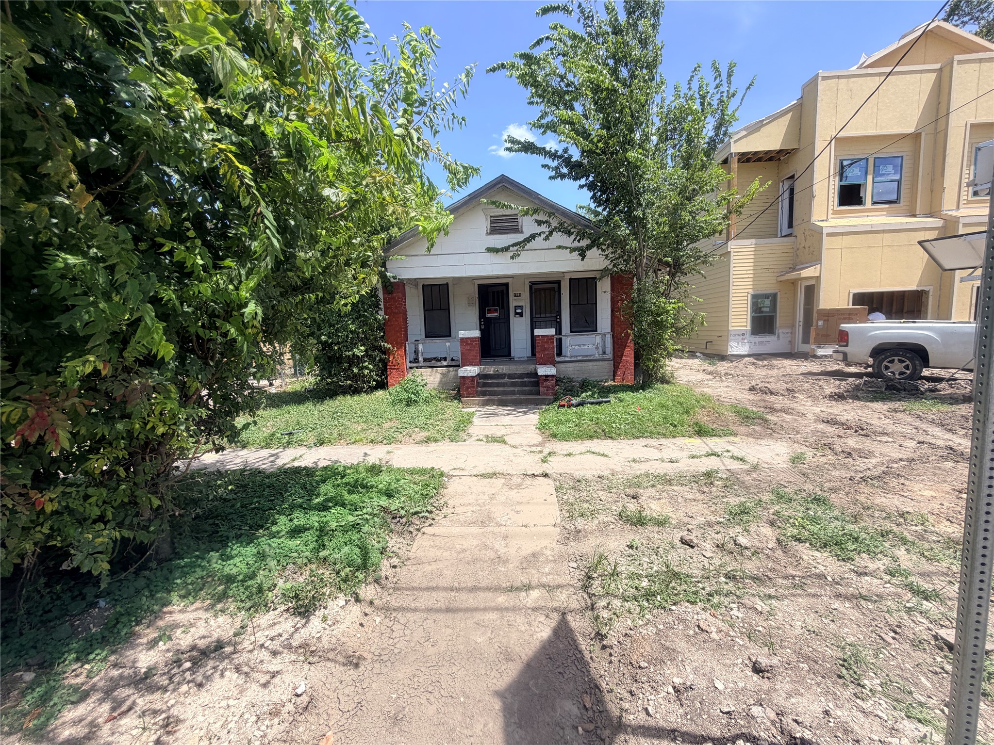 3415 Live Oak St Property Photo 4