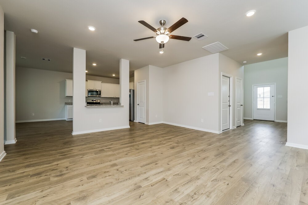 16435 Honeysuckle Hill Drive Property Photo 5