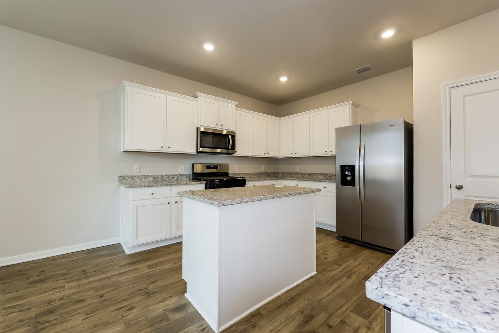 16435 Honeysuckle Hill Drive Property Photo 6