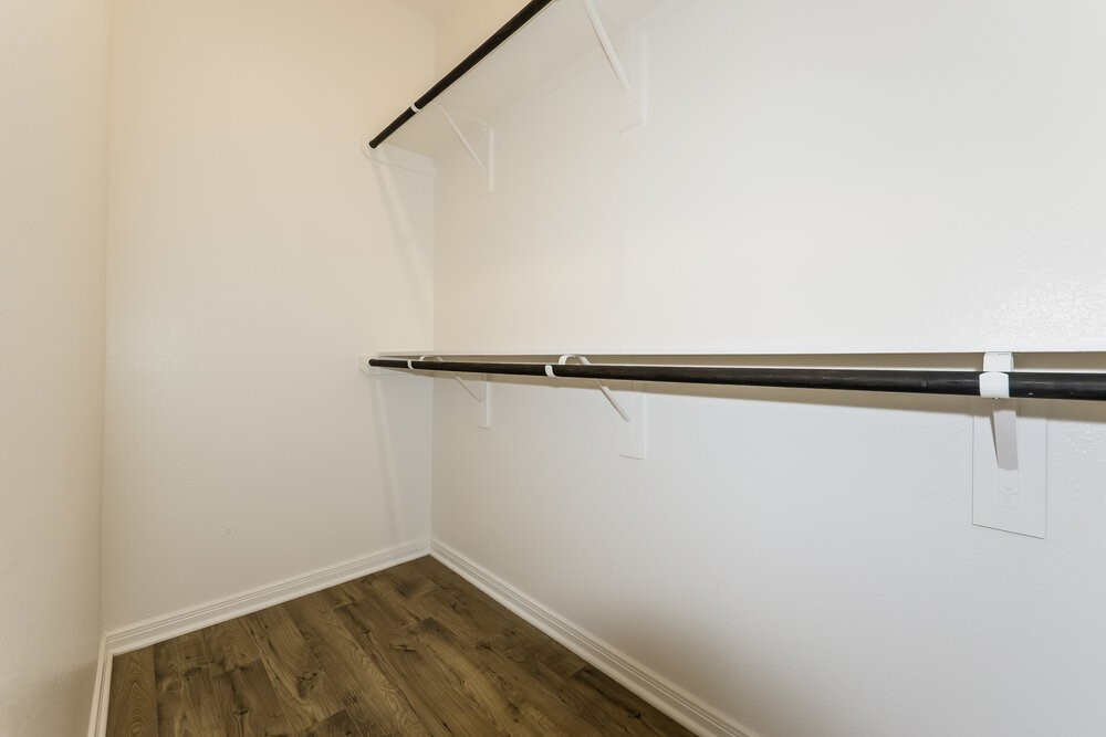 16435 Honeysuckle Hill Drive Property Photo 13