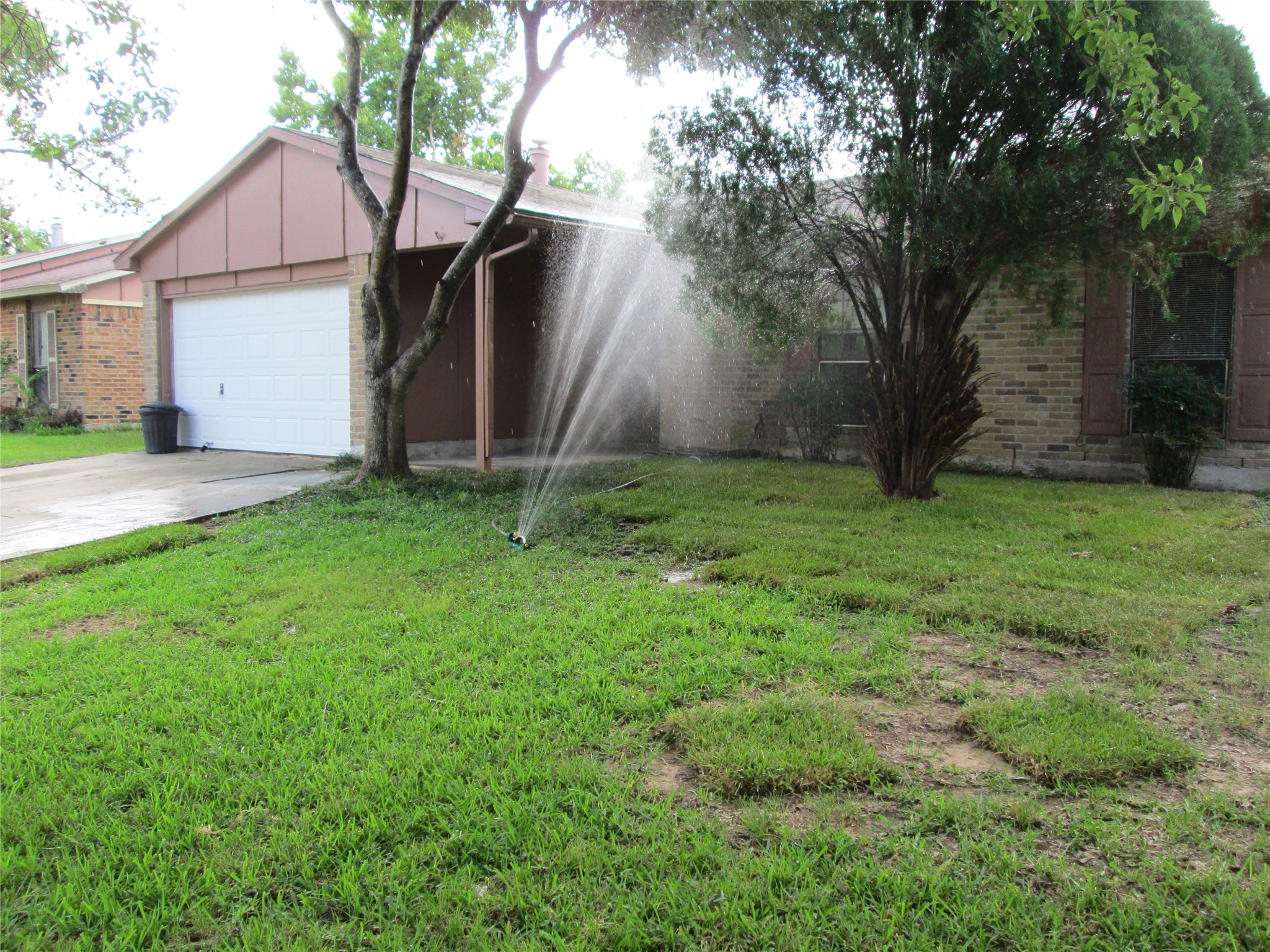 6818 Glenstein Drive Property Photo 4