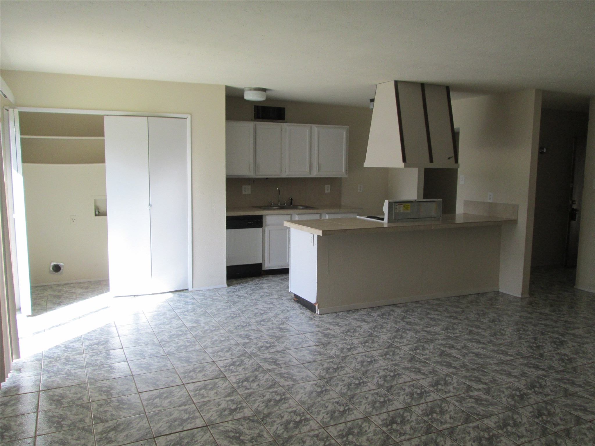 6818 Glenstein Drive Property Photo 15
