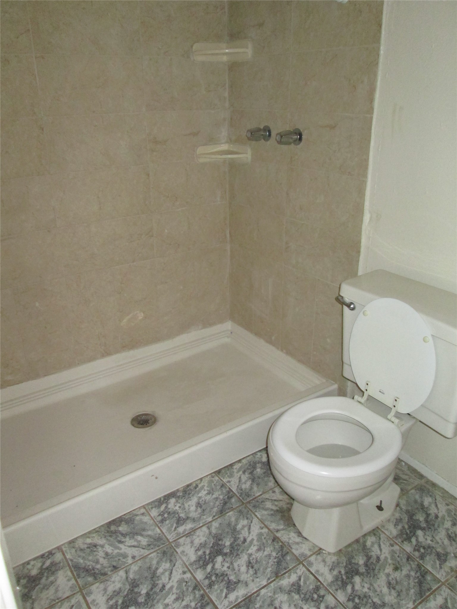 6818 Glenstein Drive Property Photo 16