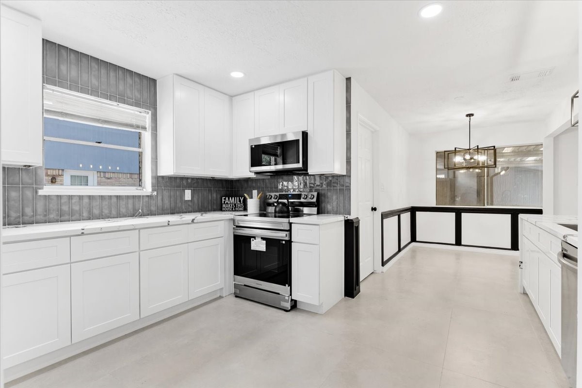 3815 Plum Hollow Drive Property Photo 10