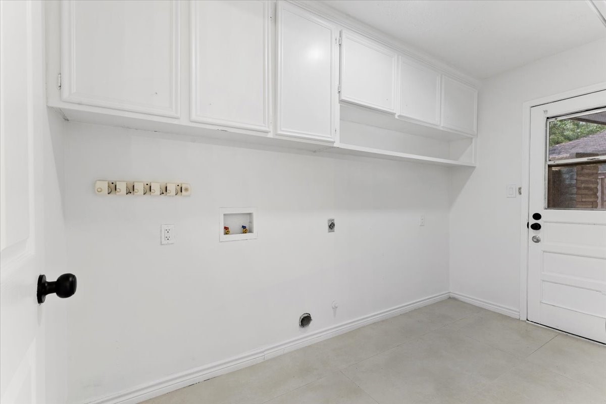 3815 Plum Hollow Drive Property Photo 12