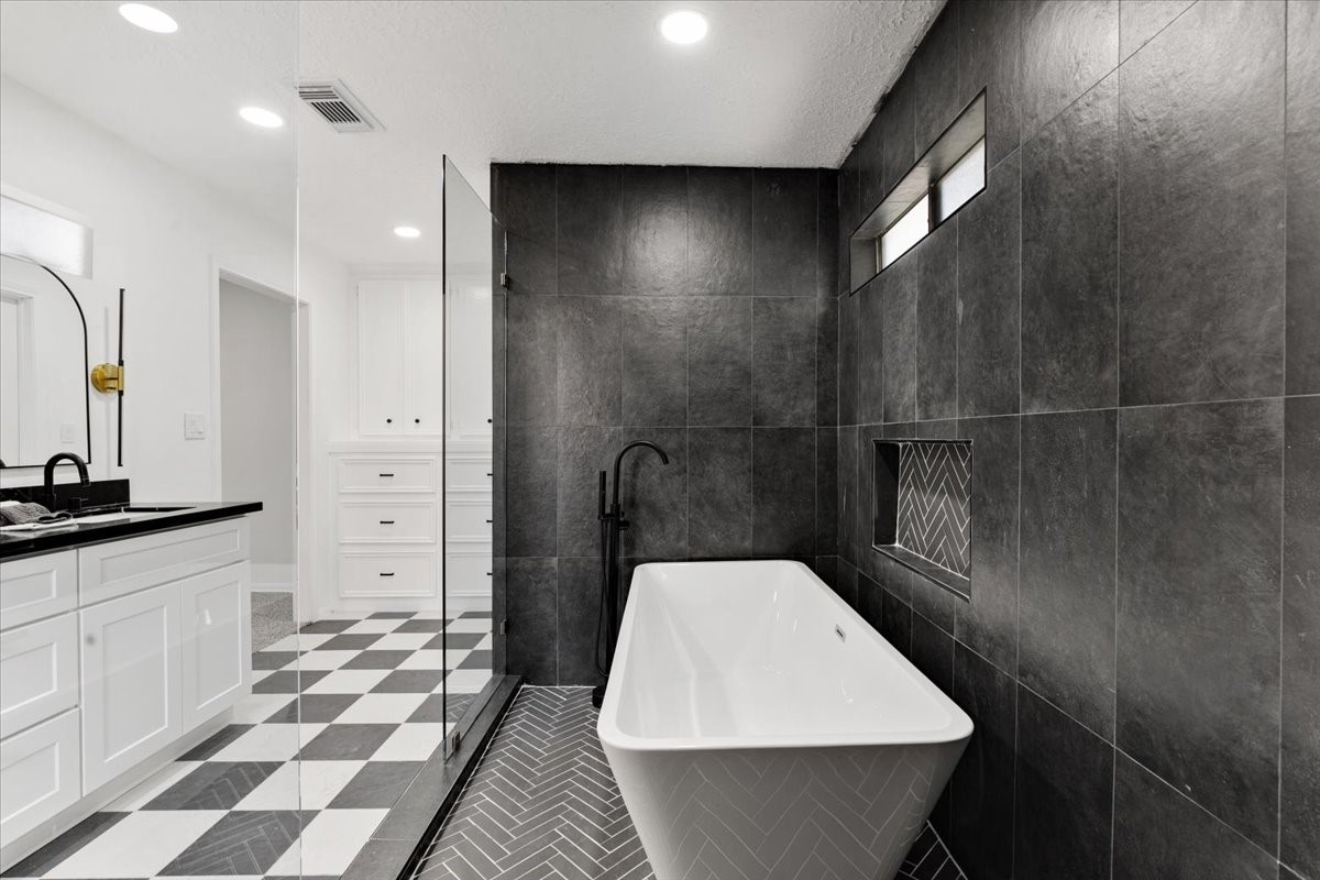 3815 Plum Hollow Drive Property Photo 15