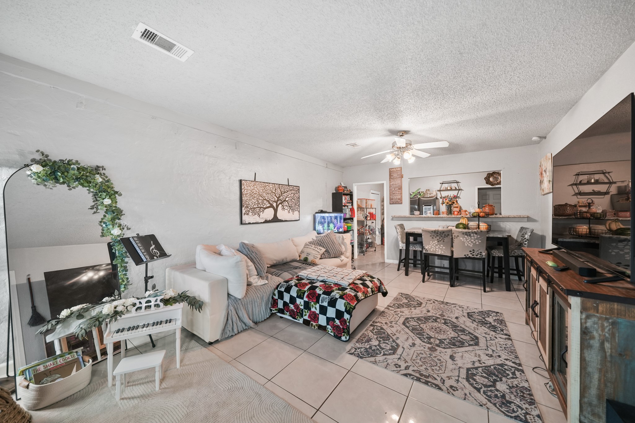 2018 Rosalee Street Property Photo 6