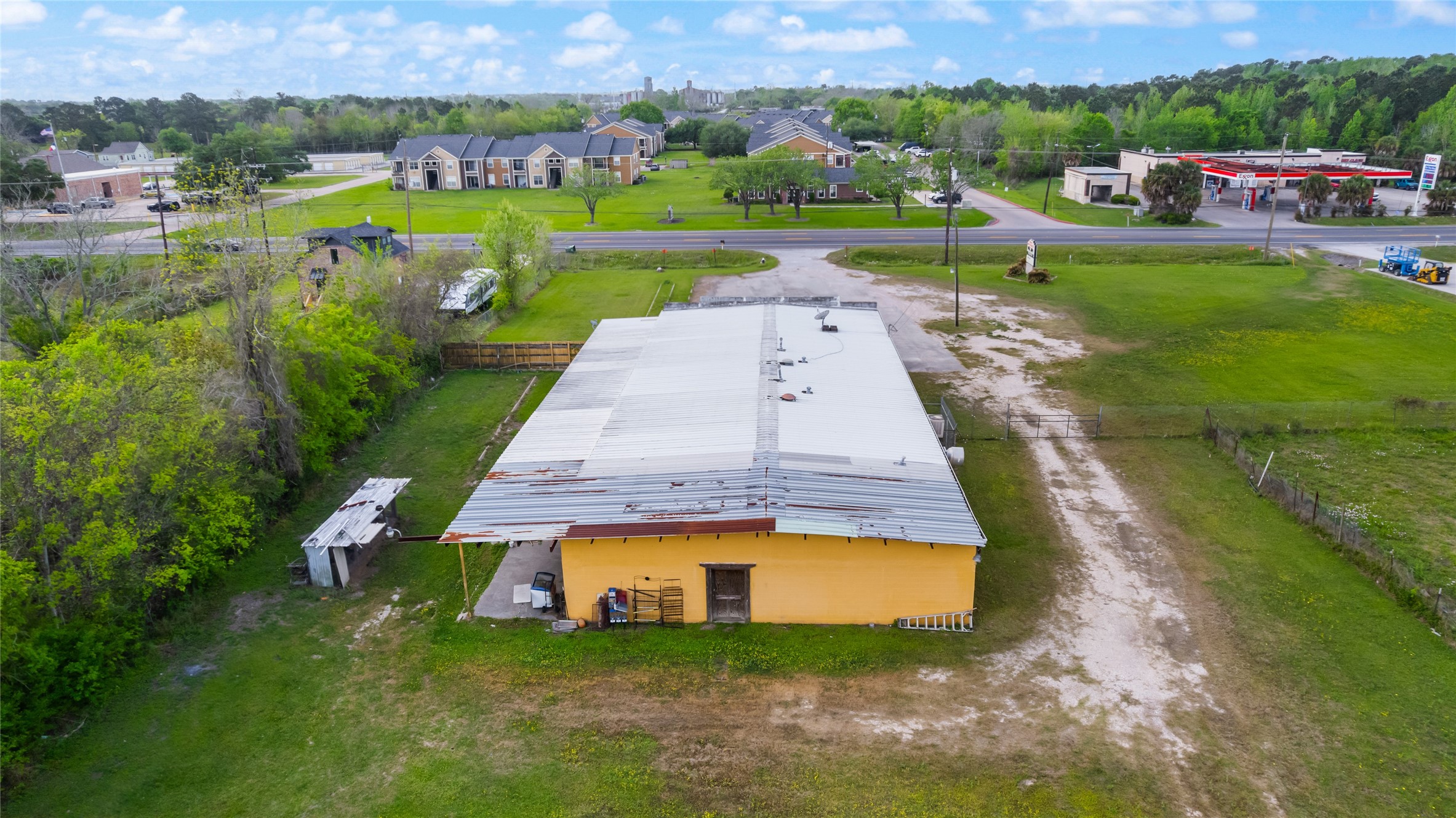 1444 Fm 1960 Property Photo 14