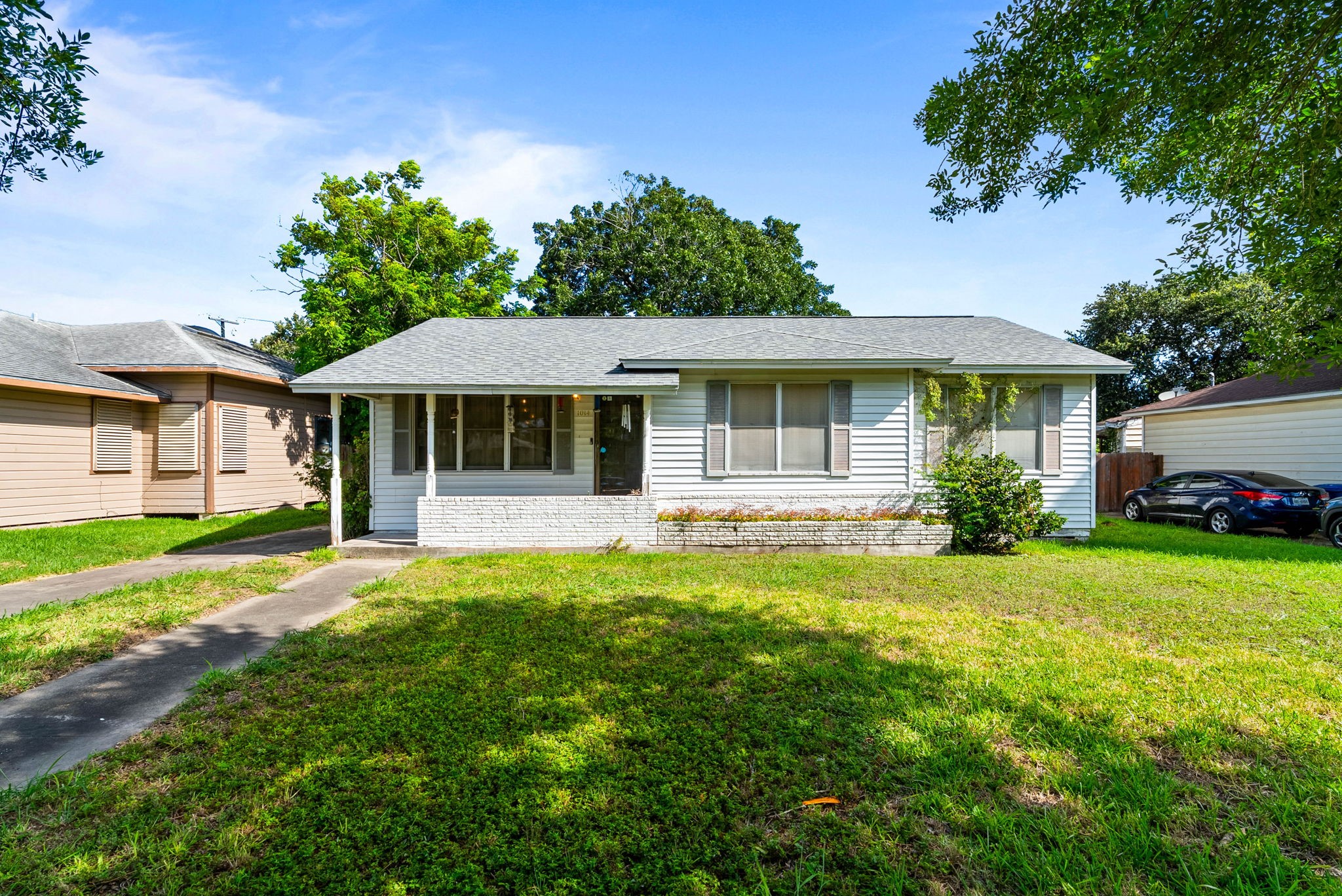 1014 Barracuda Place Property Photo 1