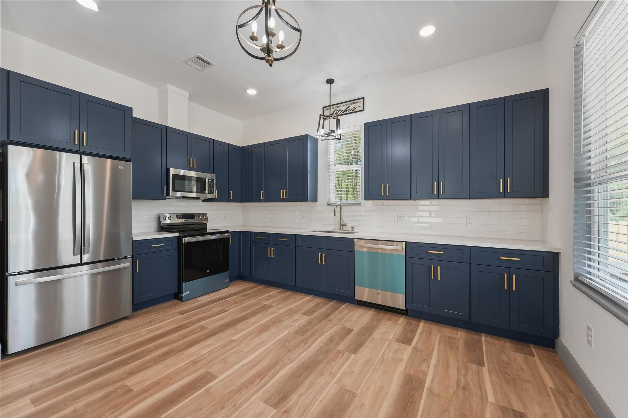 200 Canary Street Property Photo 8
