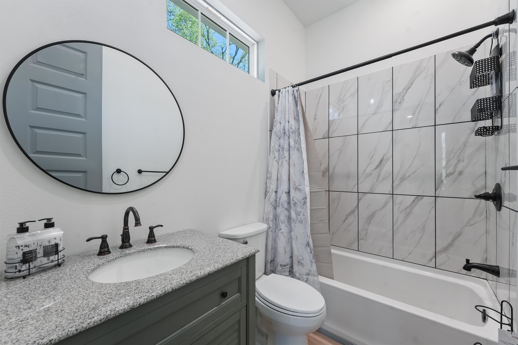 200 Canary Street Property Photo 17