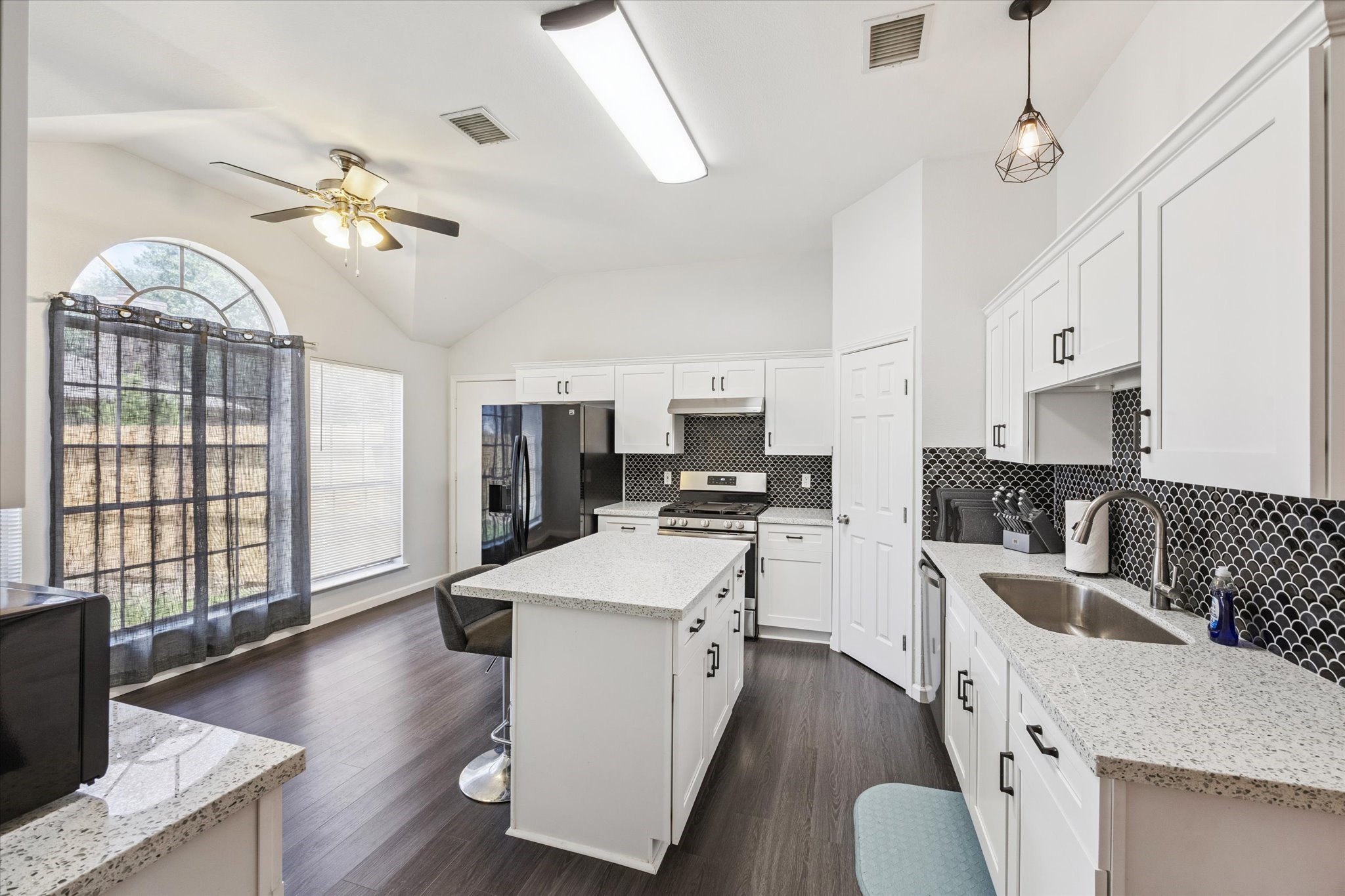 2511 Trotter Drive Property Photo 8