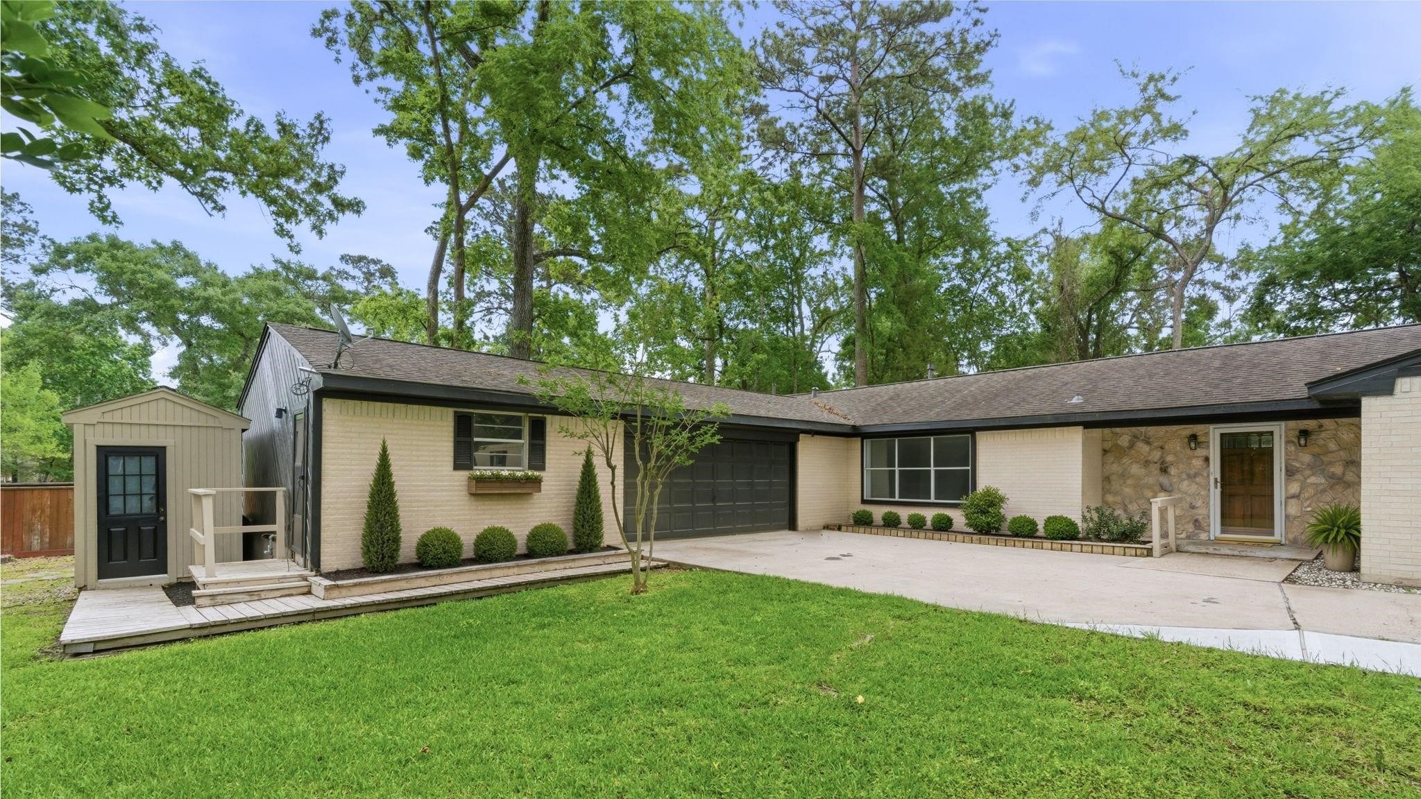 254 Springs Edge Drive Property Photo 3
