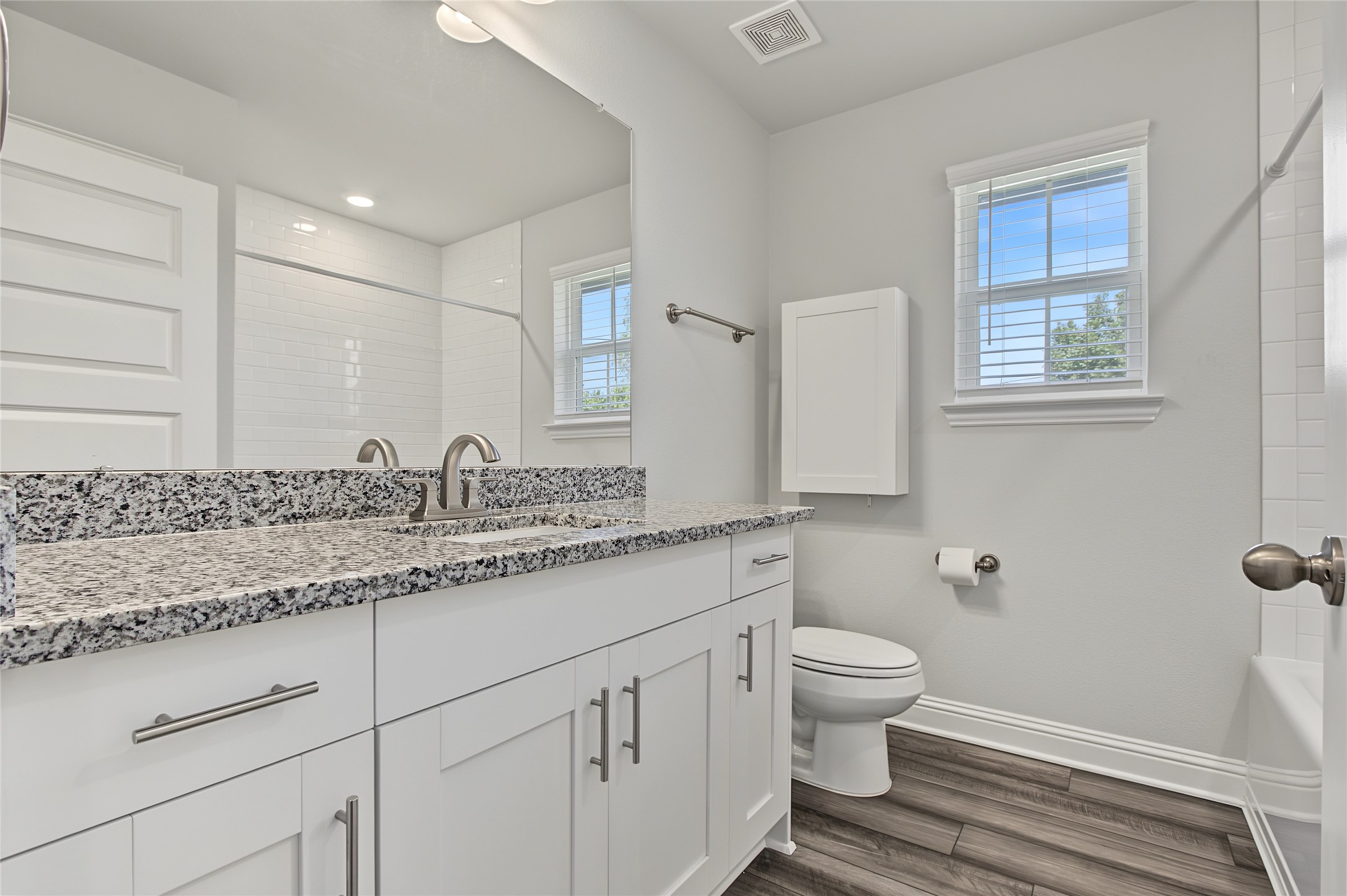 10 Gemstone Court Property Photo 16