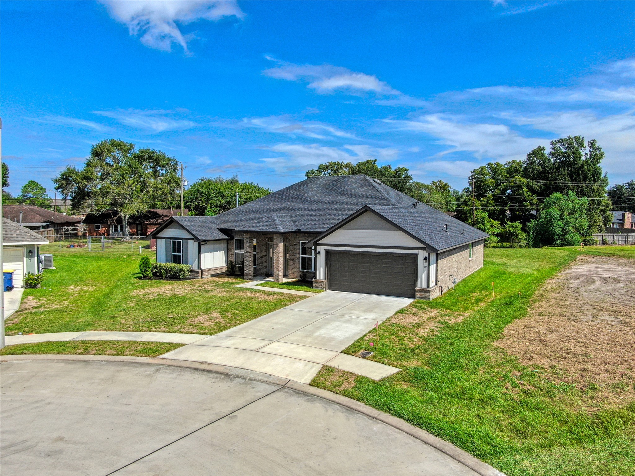 10 Gemstone Court Property Photo 25