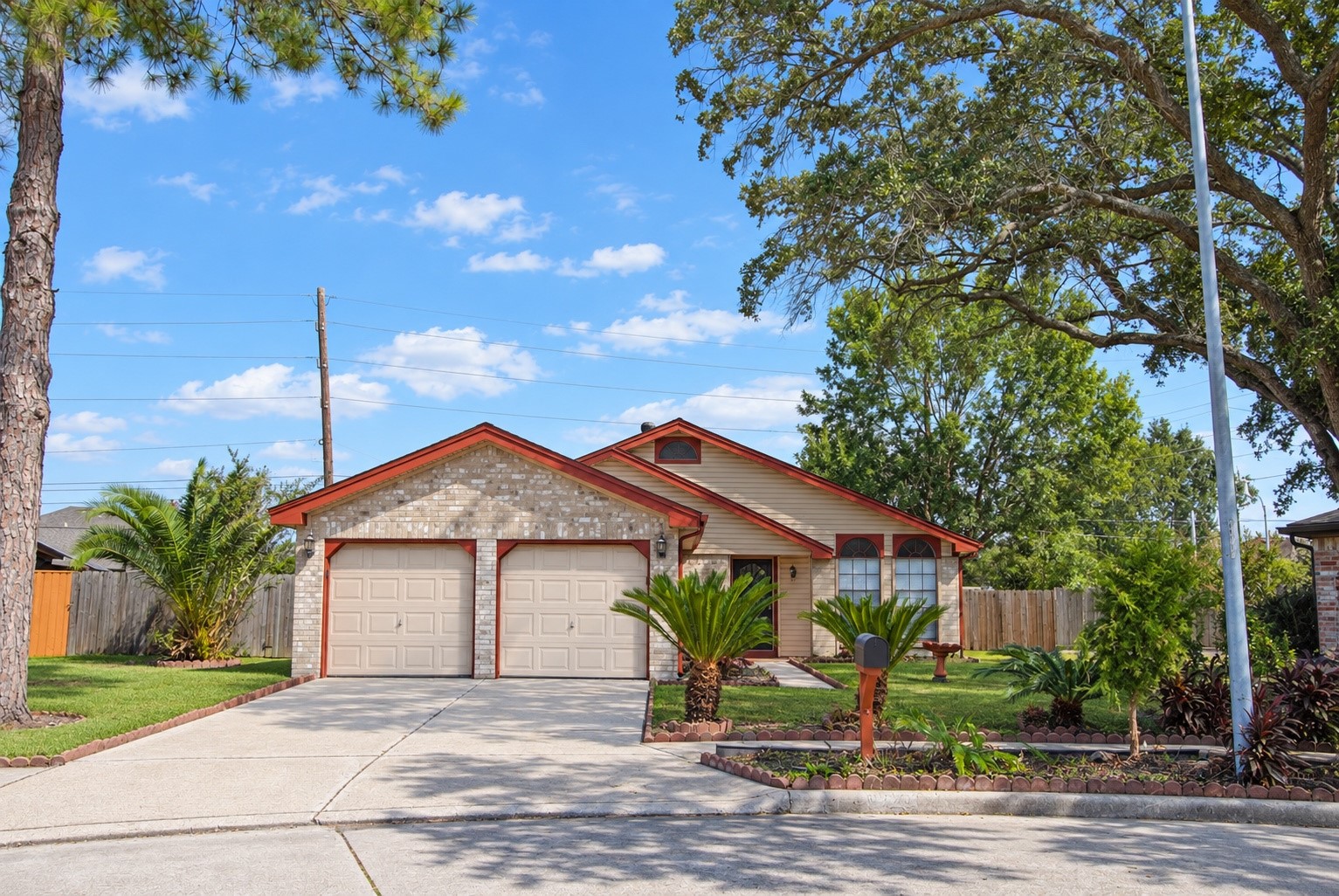 8223 Vista Del Sol Drive Property Photo 1