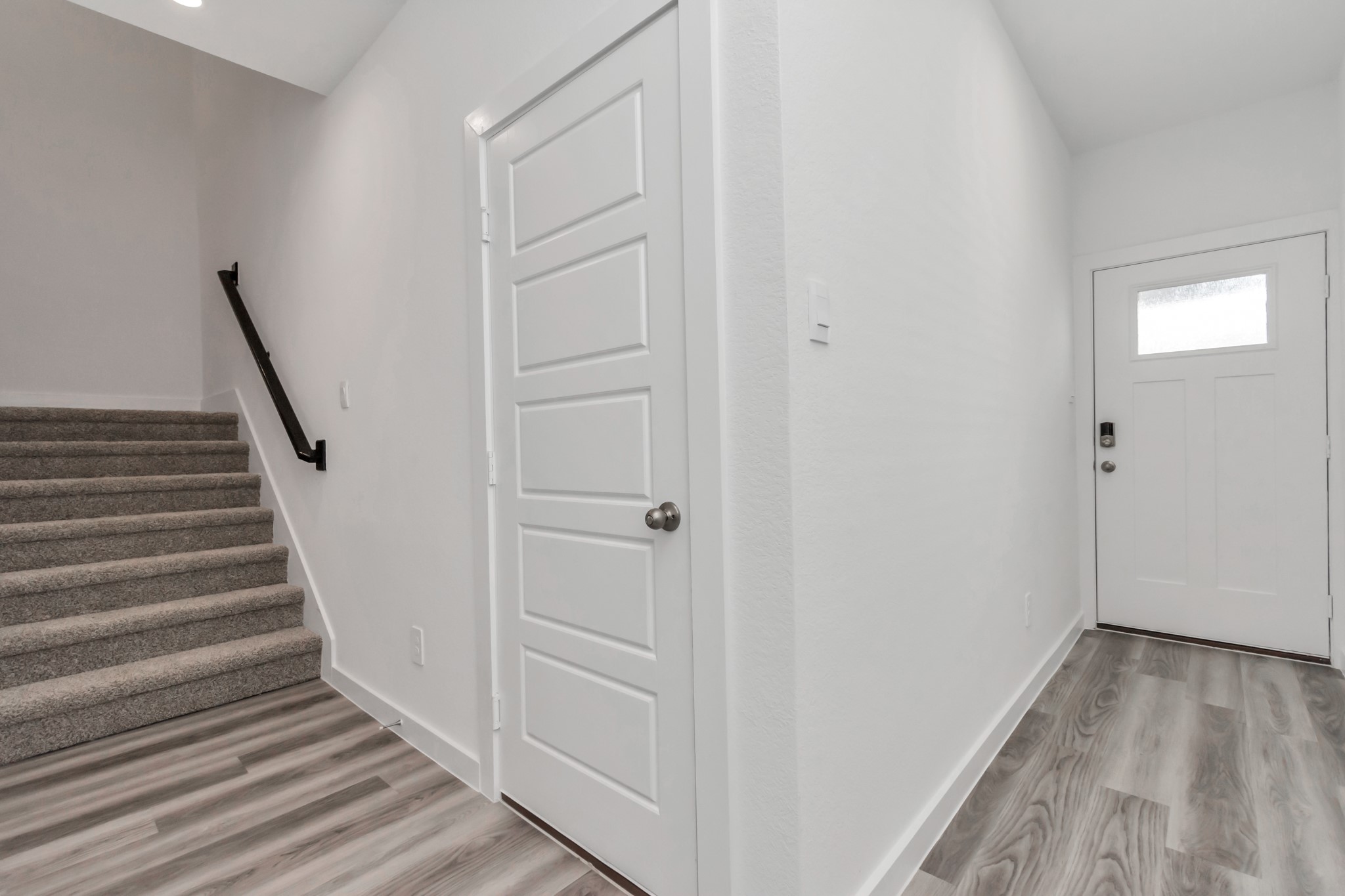 12312 Maria Heights Property Photo 4