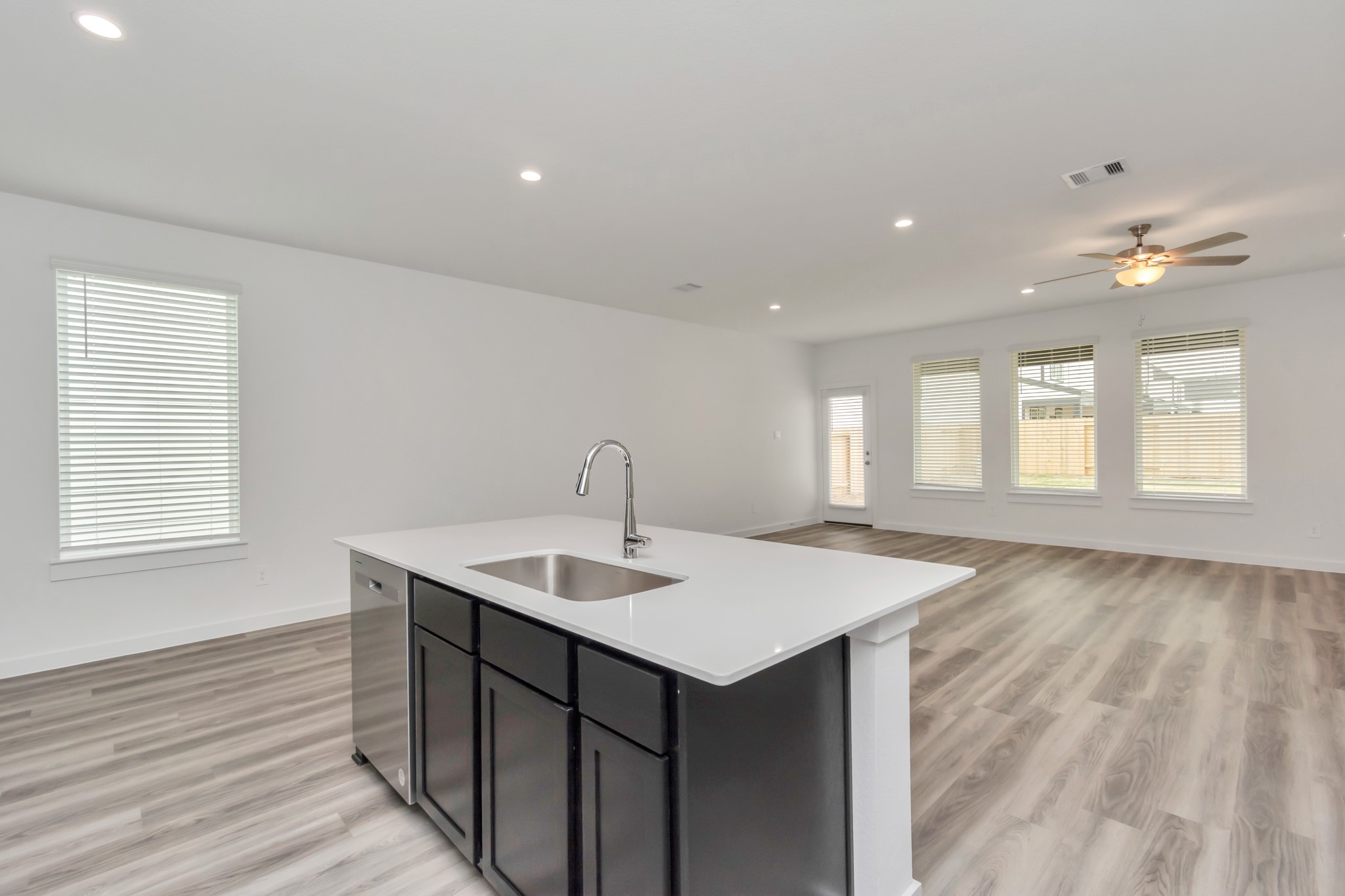 12312 Maria Heights Property Photo 8