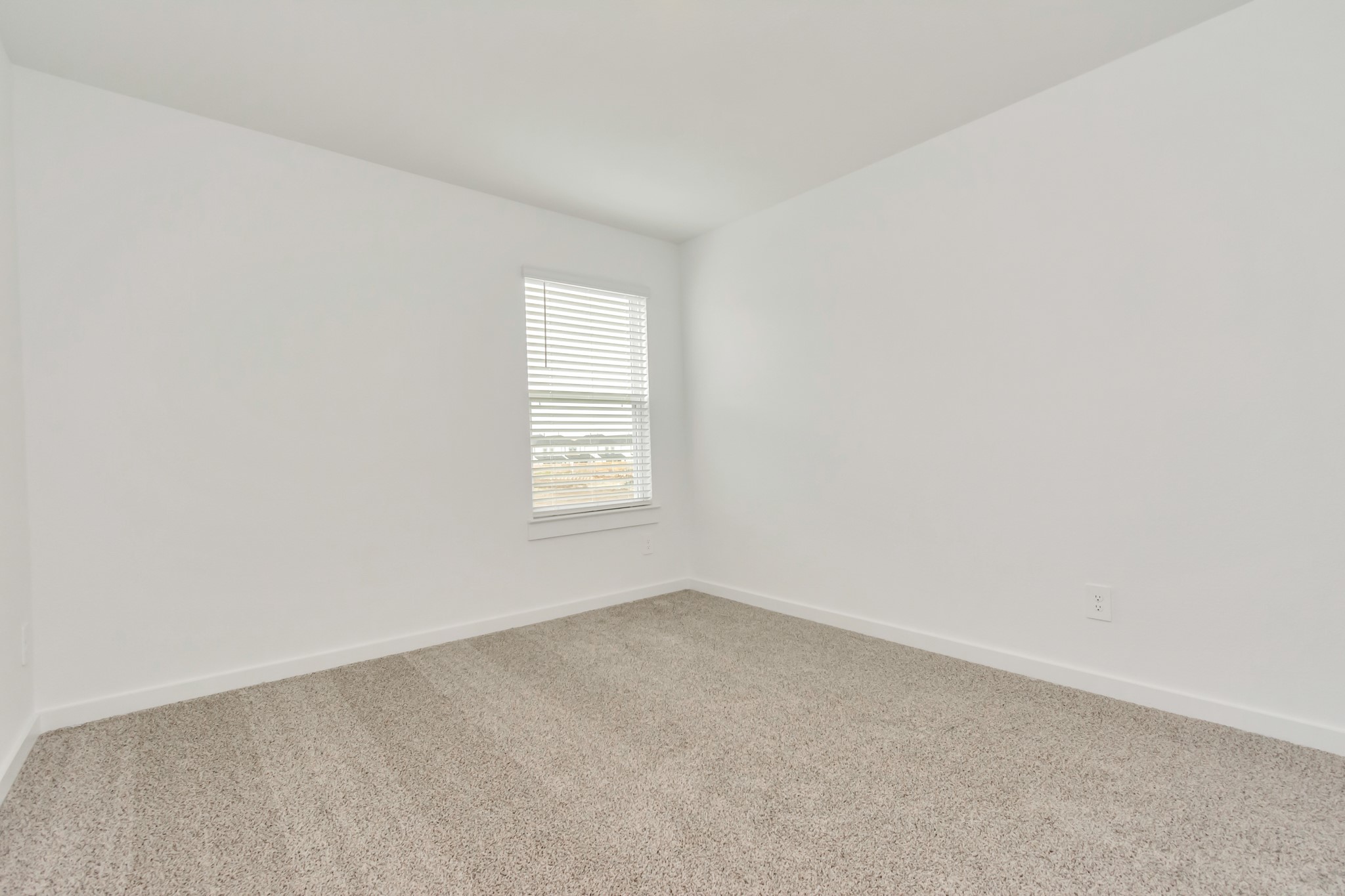 12312 Maria Heights Property Photo 32