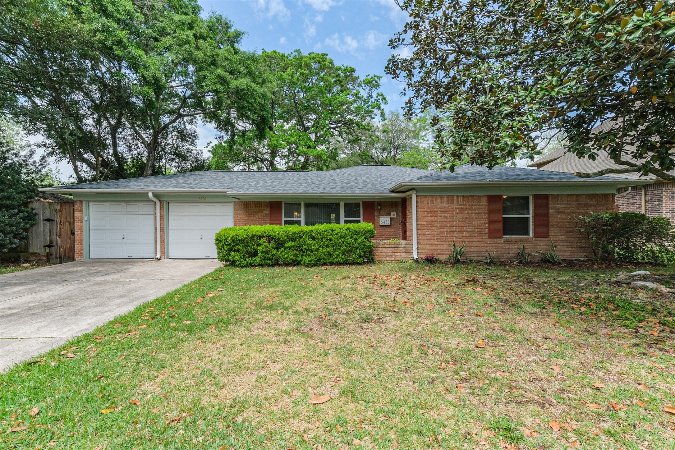 5450 Stillbrooke Drive Property Photo 1