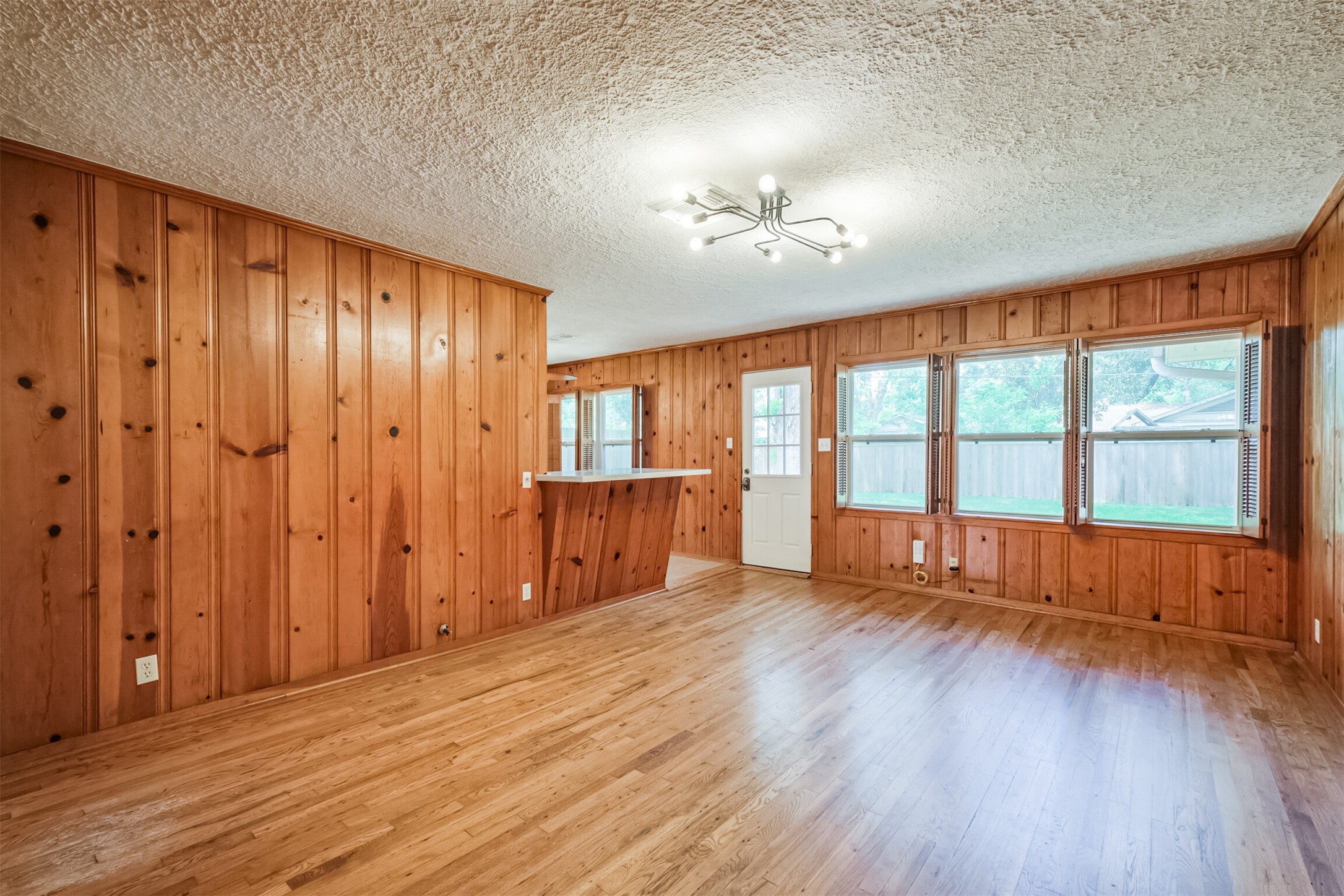 5450 Stillbrooke Drive Property Photo 4