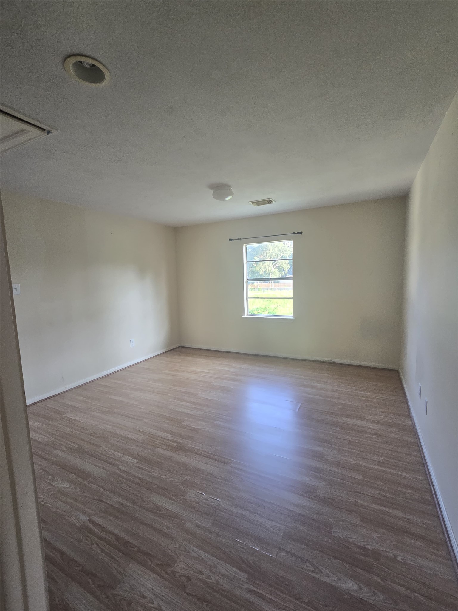 3006 Greenbriar Springs Drive Property Photo 4