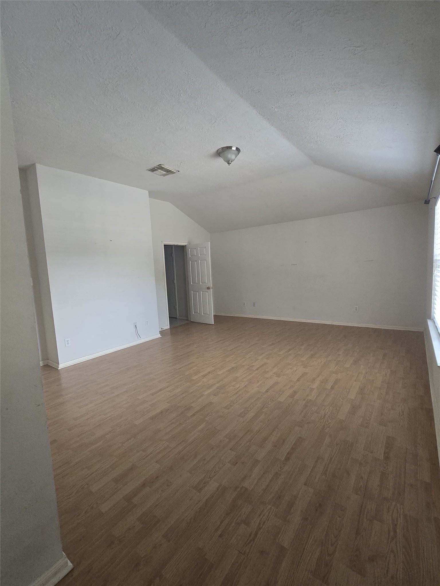 3006 Greenbriar Springs Drive Property Photo 6
