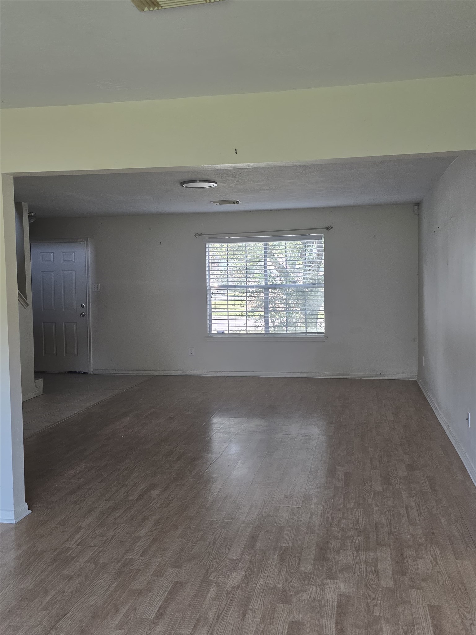 3006 Greenbriar Springs Drive Property Photo 7