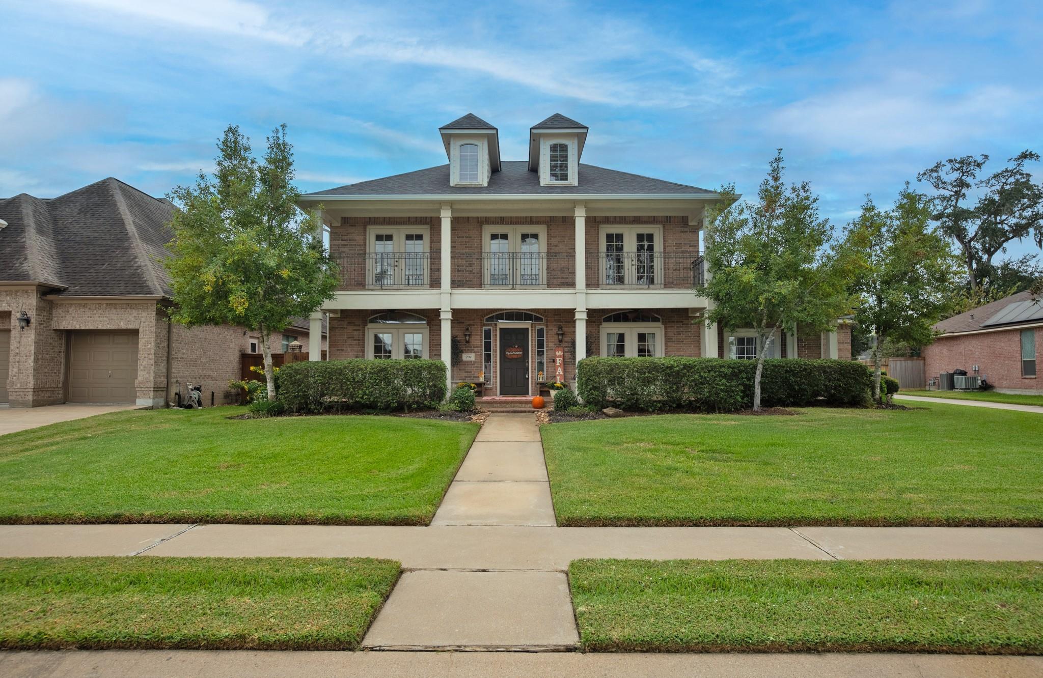 204 Arrowhead Drive, Lake Jackson Tx 77566 Property Photo 1
