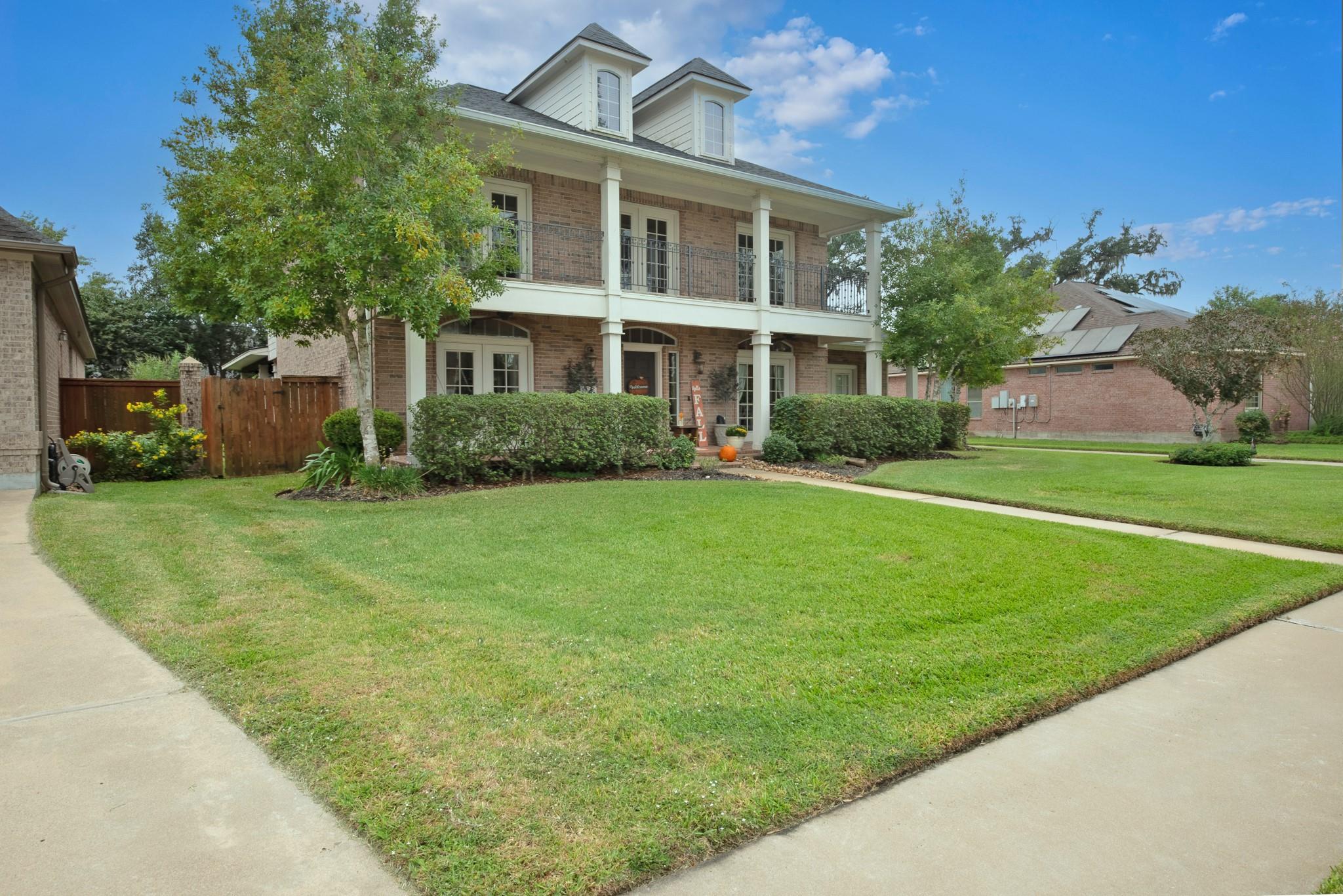 204 Arrowhead Drive, Lake Jackson Tx 77566 Property Photo 4