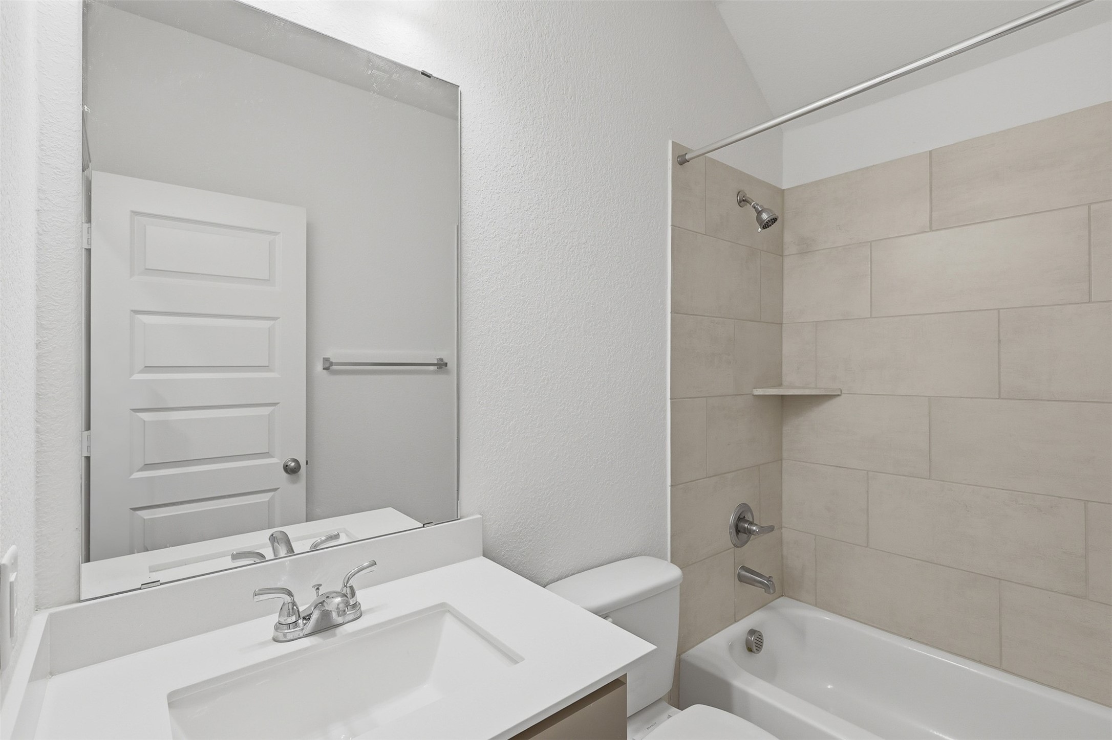 465 Glacier Pass Property Photo 5