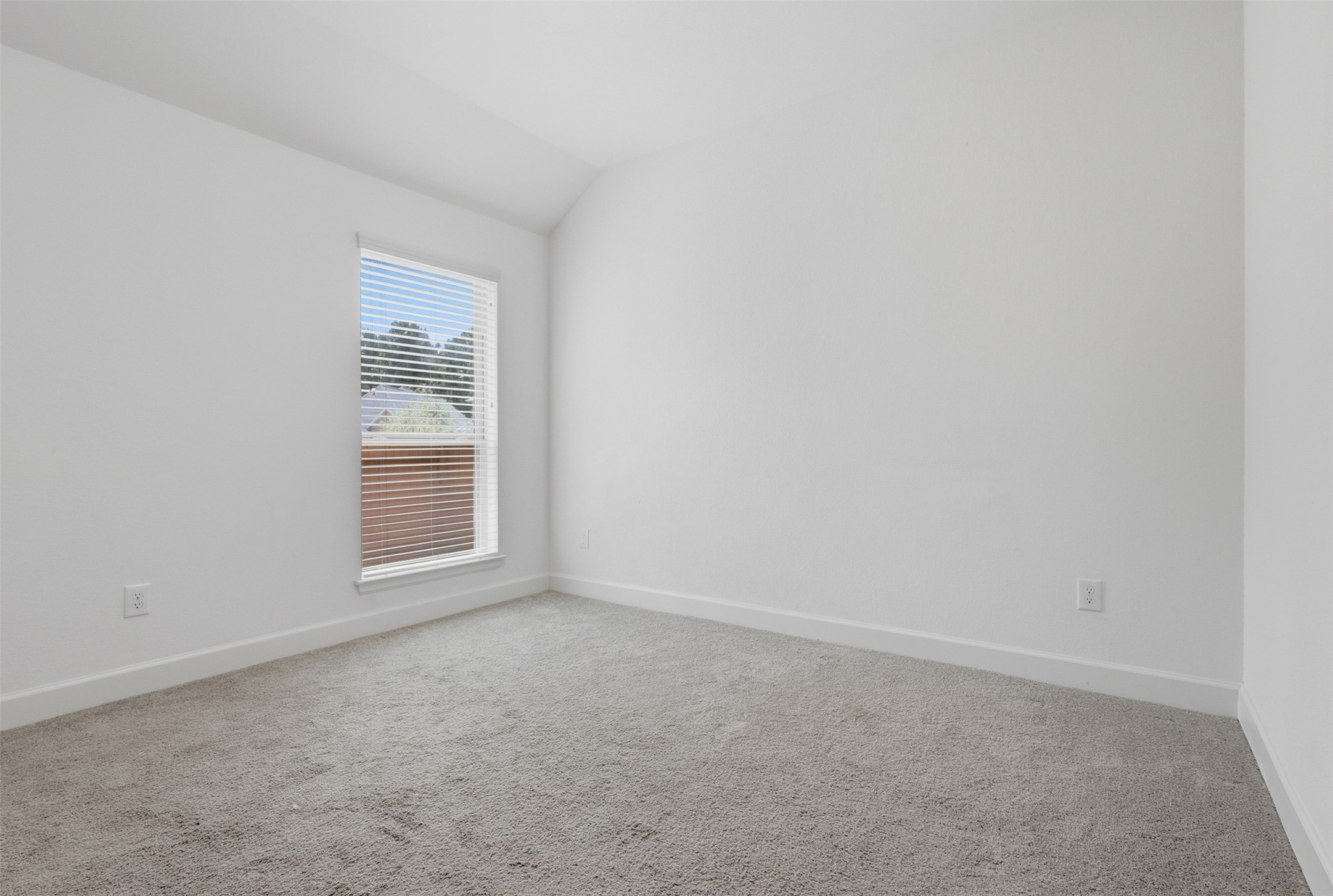 465 Glacier Pass Property Photo 6