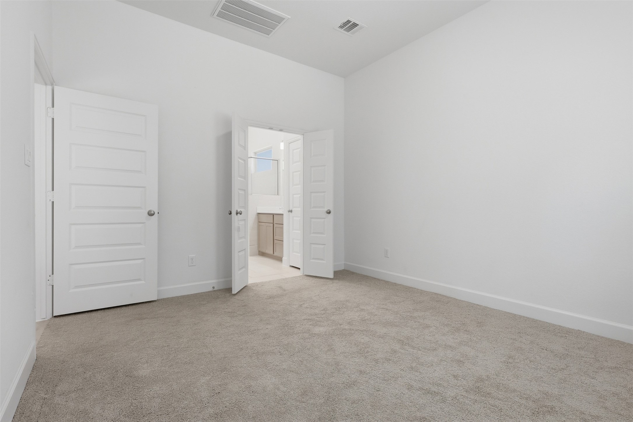 465 Glacier Pass Property Photo 11