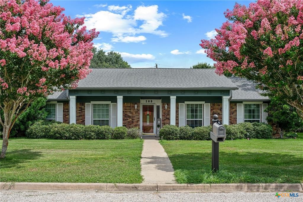 300 Green Avenue Property Photo 1
